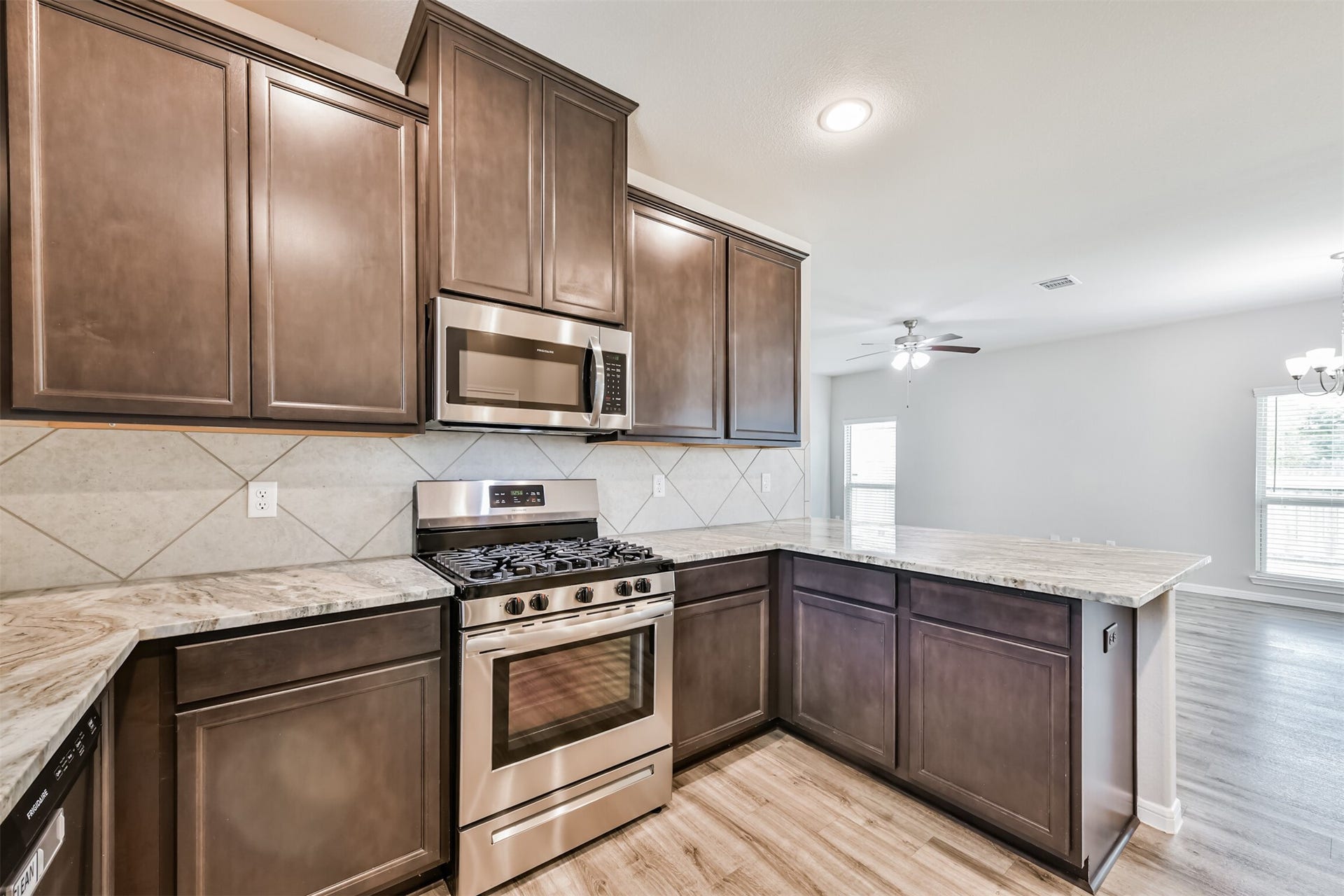 5116 Itiel Street, Houston, TX 77048 5116 Itiel Street, Houston, TX 77048