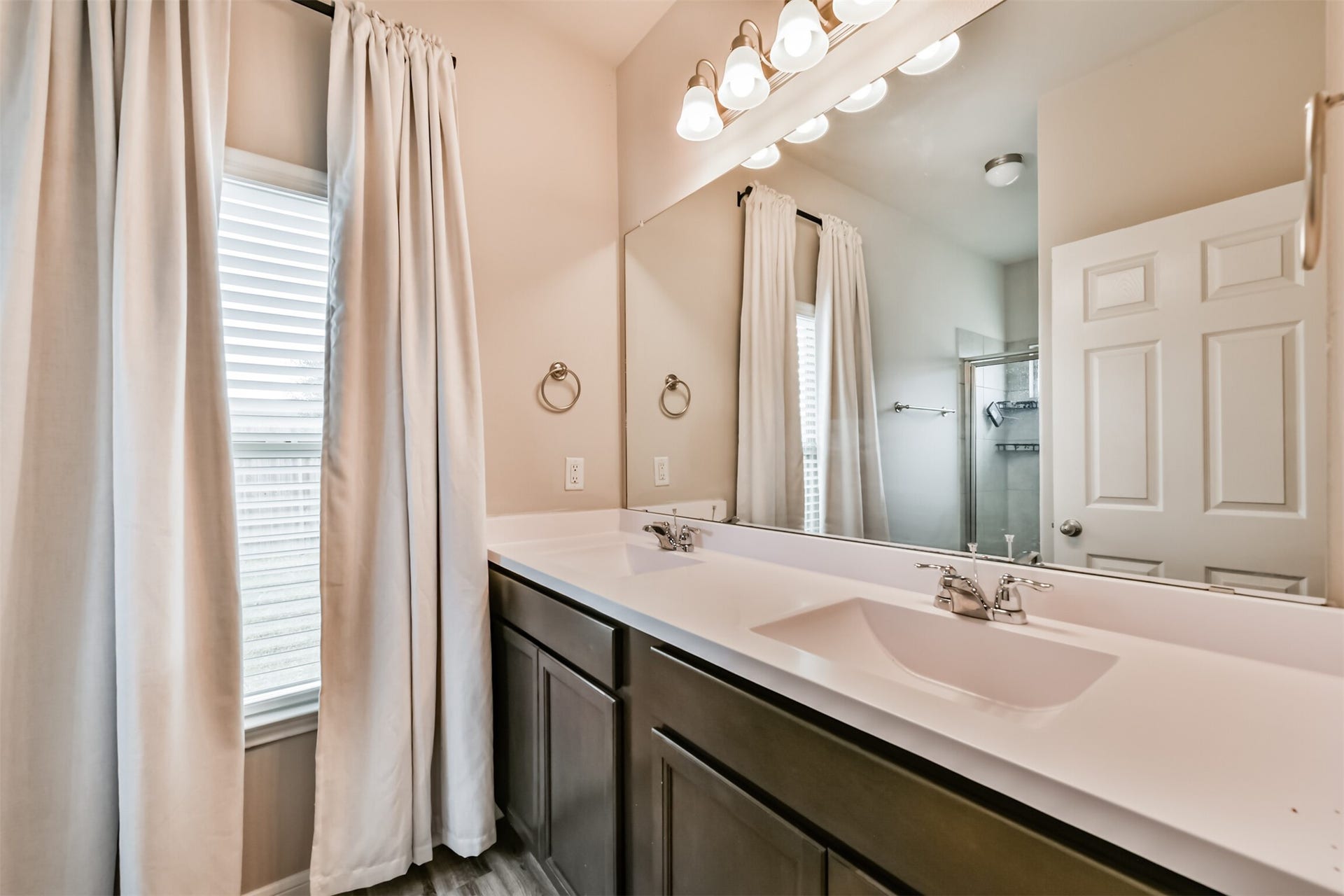 5116 Itiel Street, Houston, TX 77048 5116 Itiel Street, Houston, TX 77048