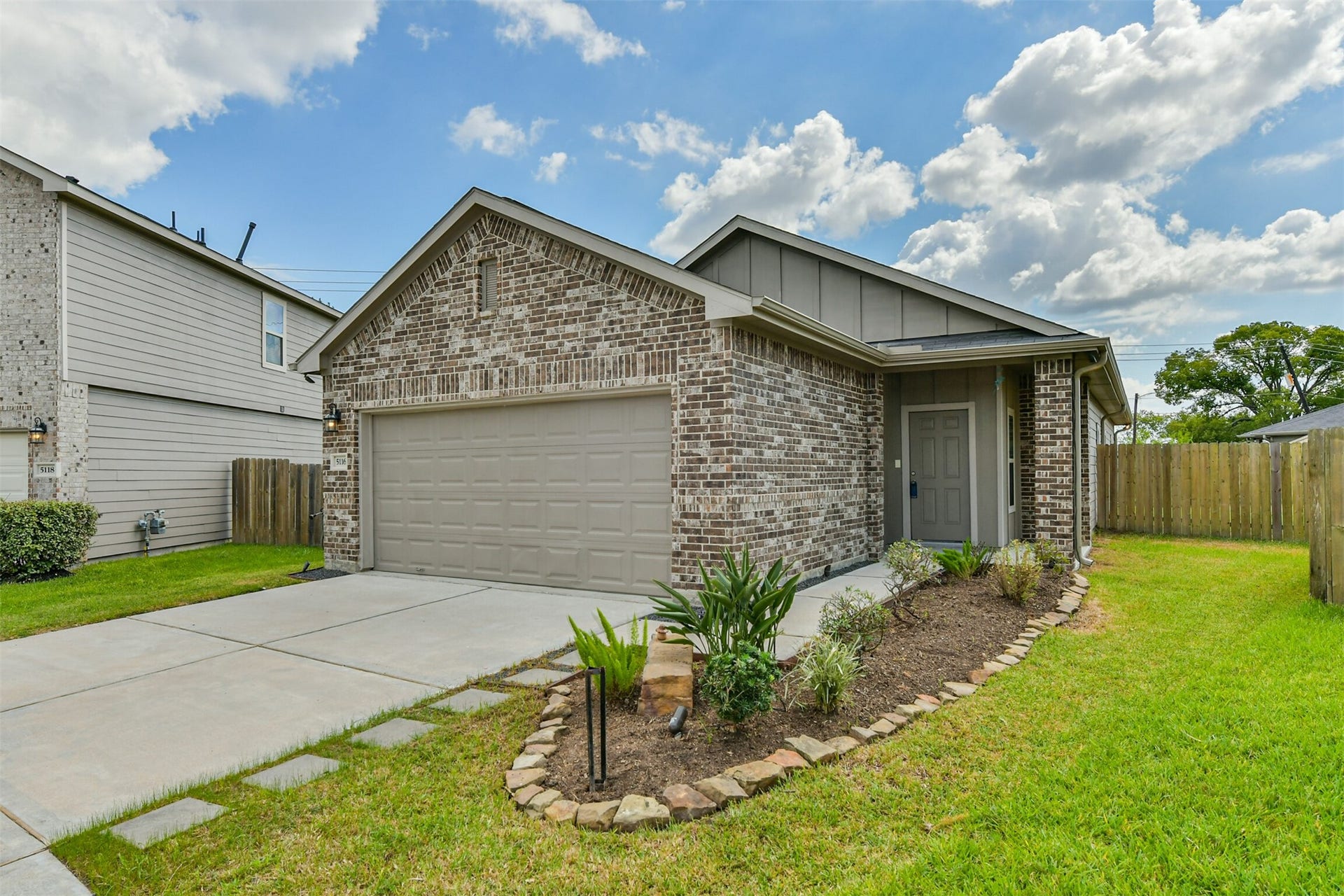 5116 Itiel Street, Houston, TX 77048 5116 Itiel Street, Houston, TX 77048
