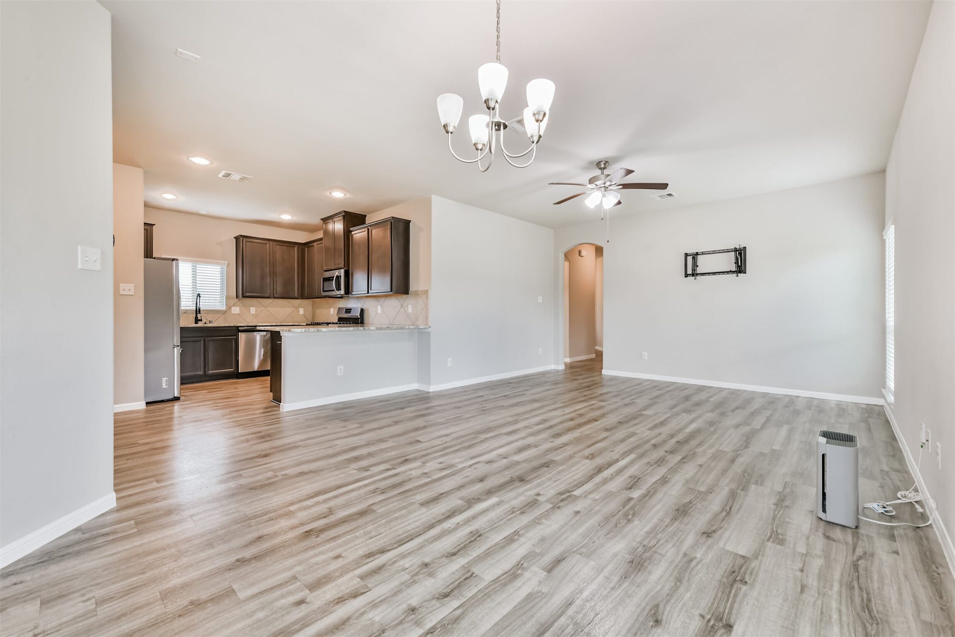 5116 Itiel Street, Houston, TX 77048 5116 Itiel Street, Houston, TX 77048