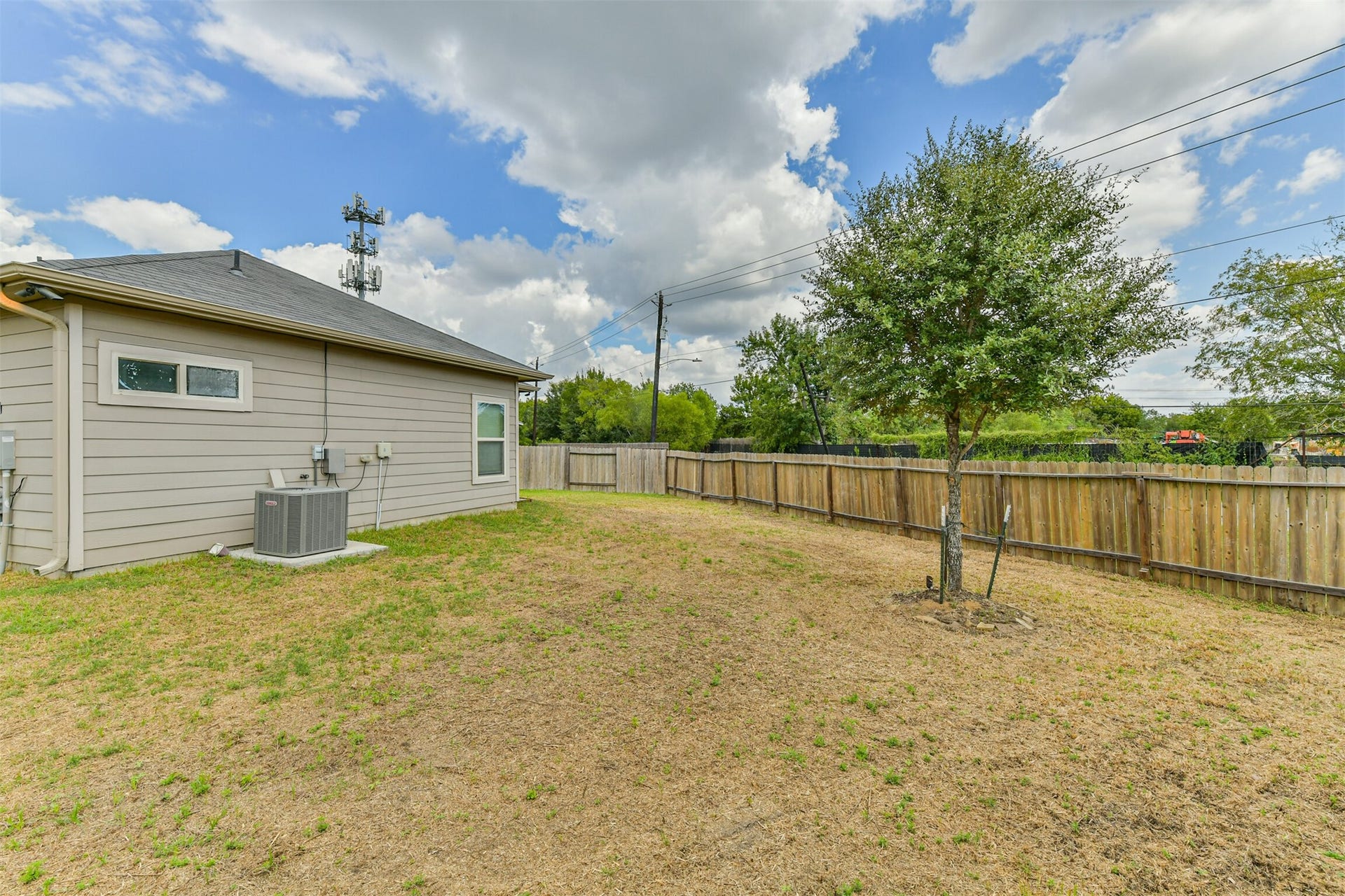 5116 Itiel Street, Houston, TX 77048 5116 Itiel Street, Houston, TX 77048