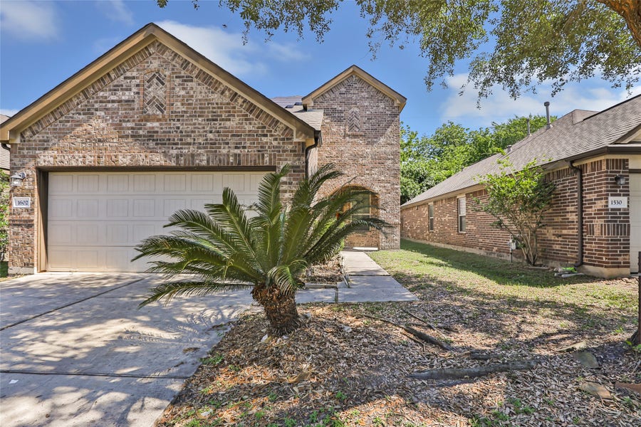 Property photo for 1602 Thornhollow Drive, Houston, TX