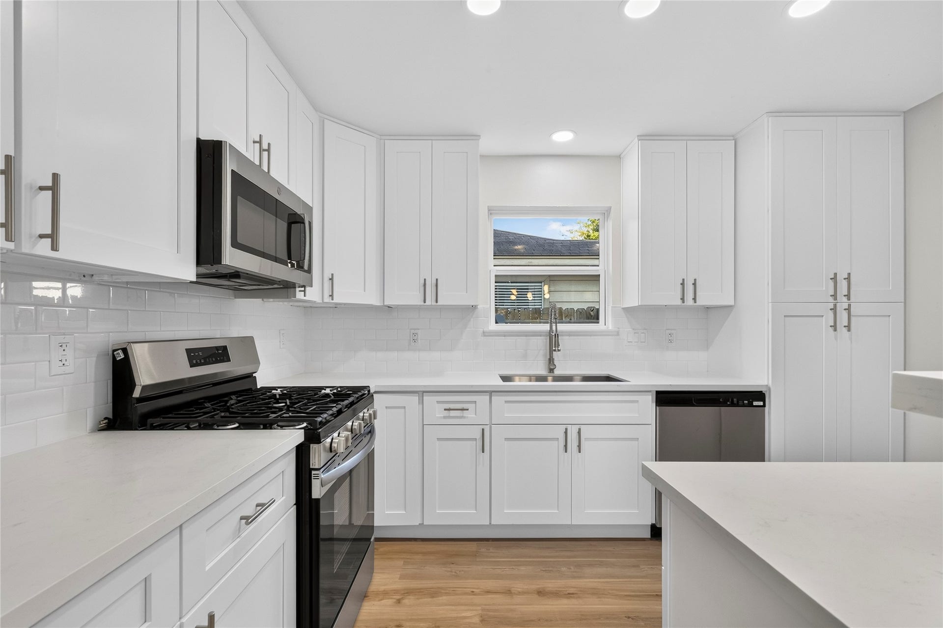 Kitchen - to the ceiling cabinetry