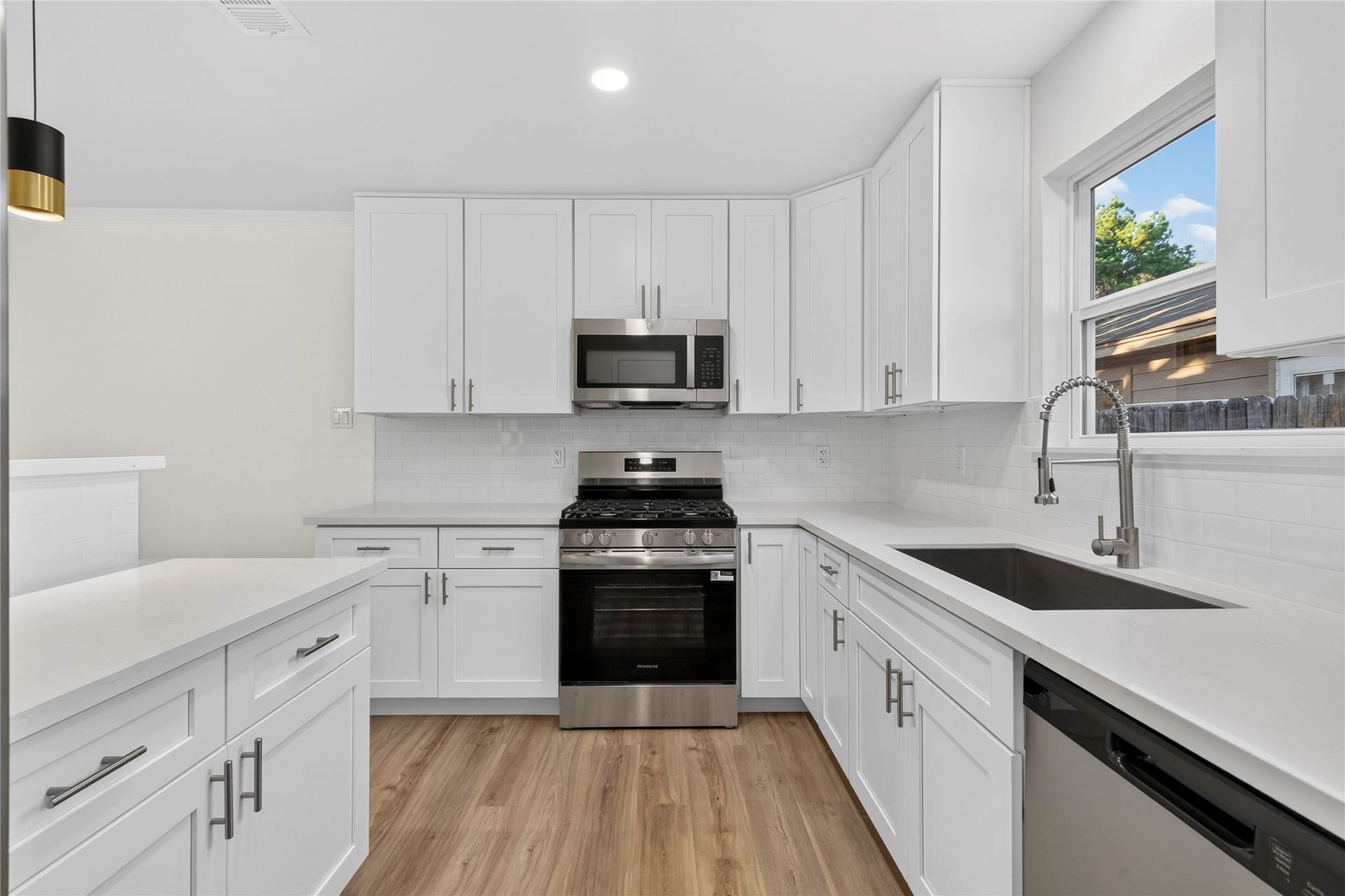 Kitchen - New stainless steel appliances