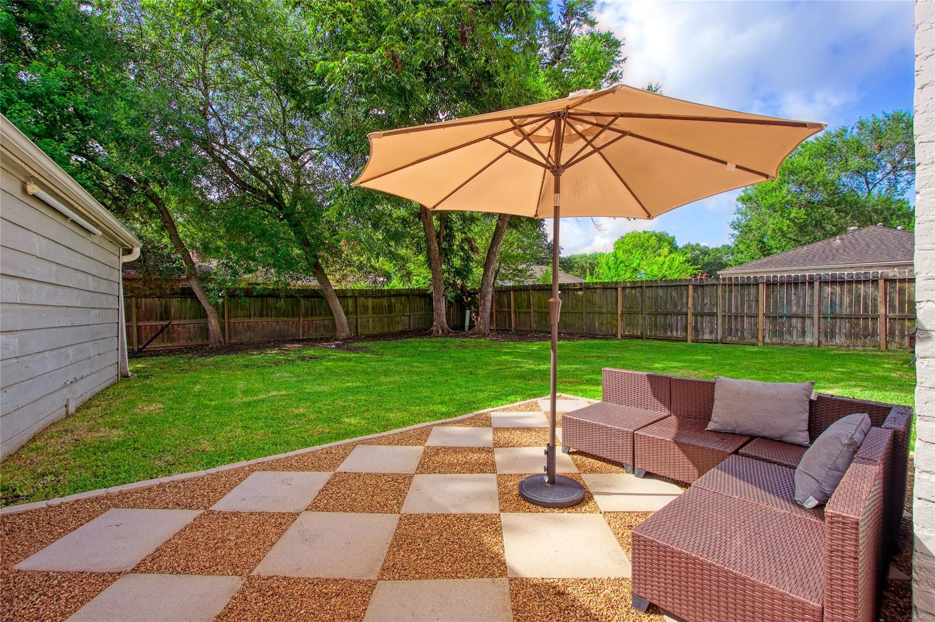 12007 Nova Drive, Houston, TX 77077 12007 Nova Drive, Houston, TX 77077