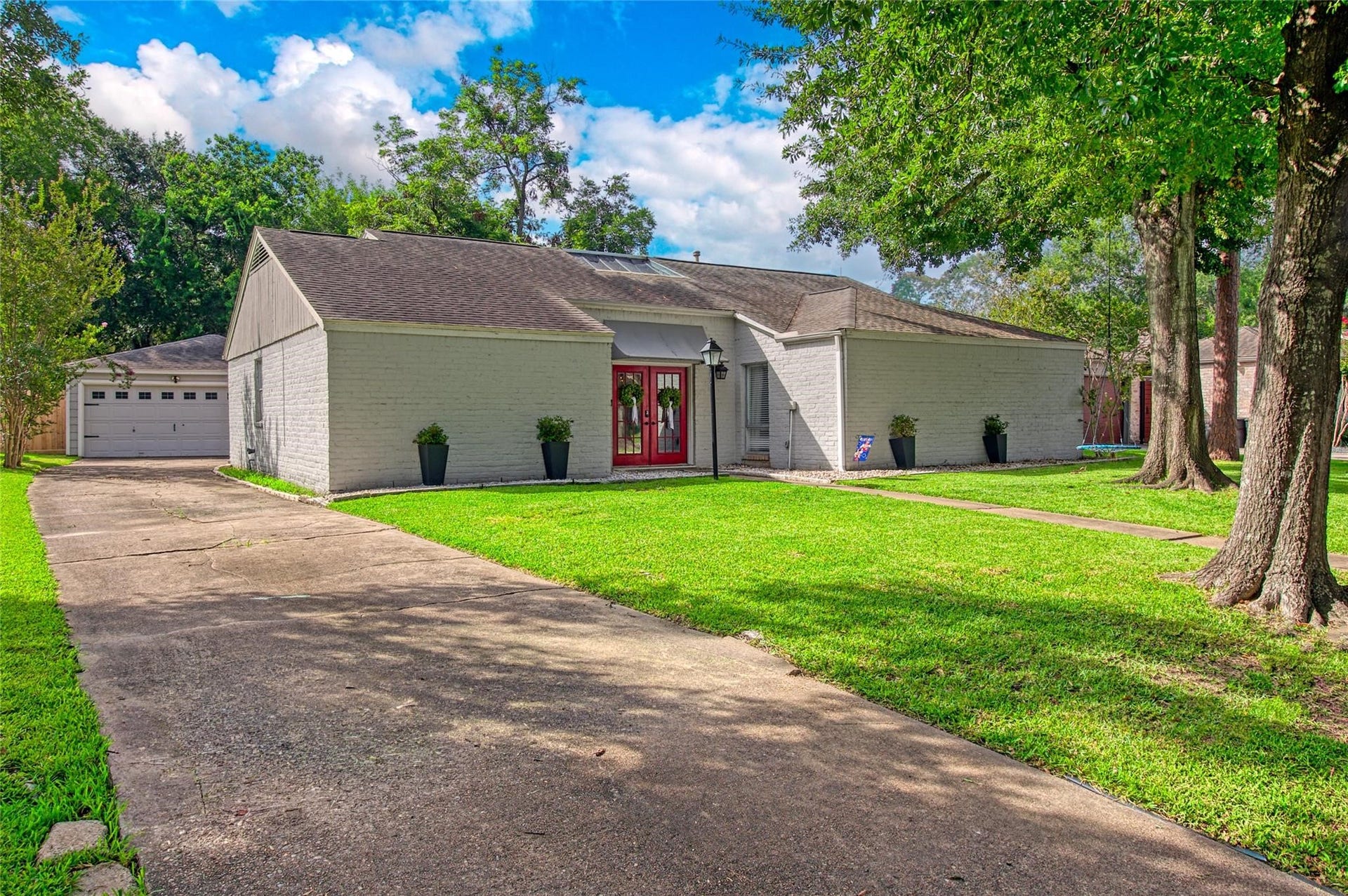 12007 Nova Drive, Houston, TX 77077 12007 Nova Drive, Houston, TX 77077