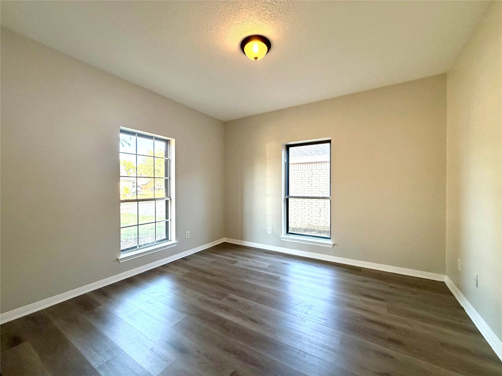 3825 Redbud Drive, La Porte, TX 77571 Office/Study room