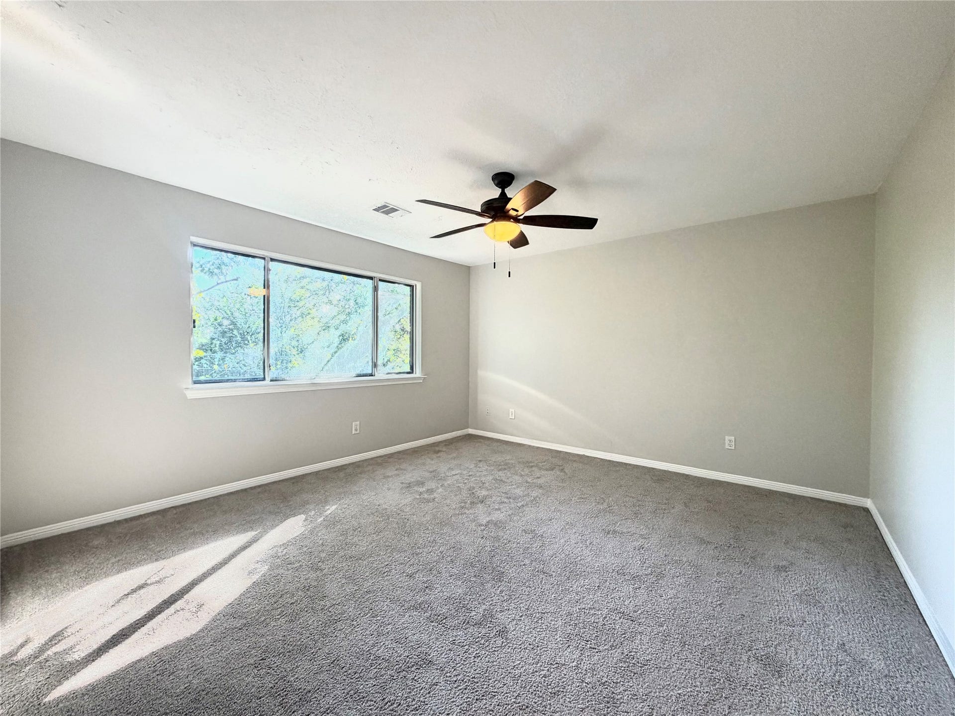 3825 Redbud Drive, La Porte, TX 77571 Primary Room