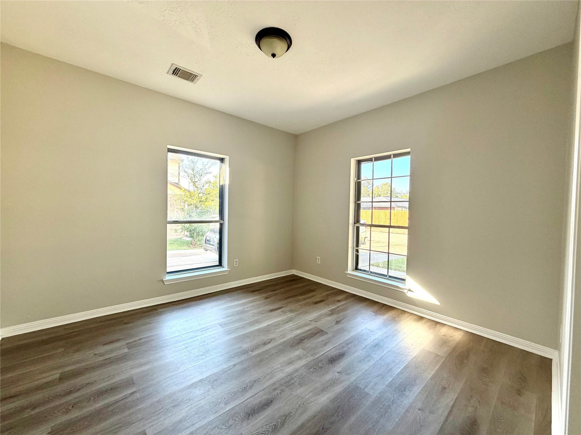 3825 Redbud Drive, La Porte, TX 77571 Dining room
