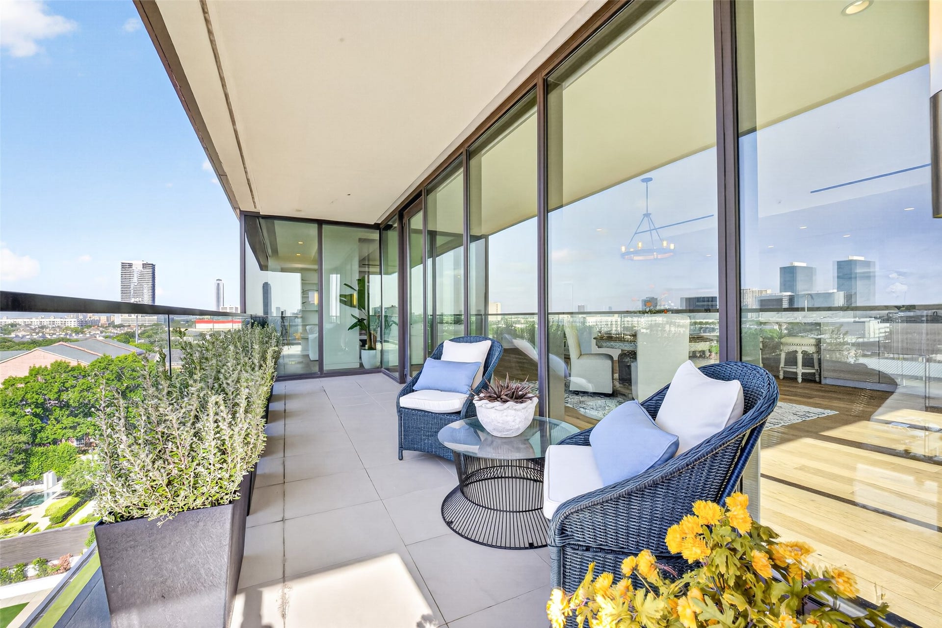 3433 Westheimer Road, #702, Houston, TX 77027 Enjoy 303 square feet of wraparound outdoor living with views of downtown Houston