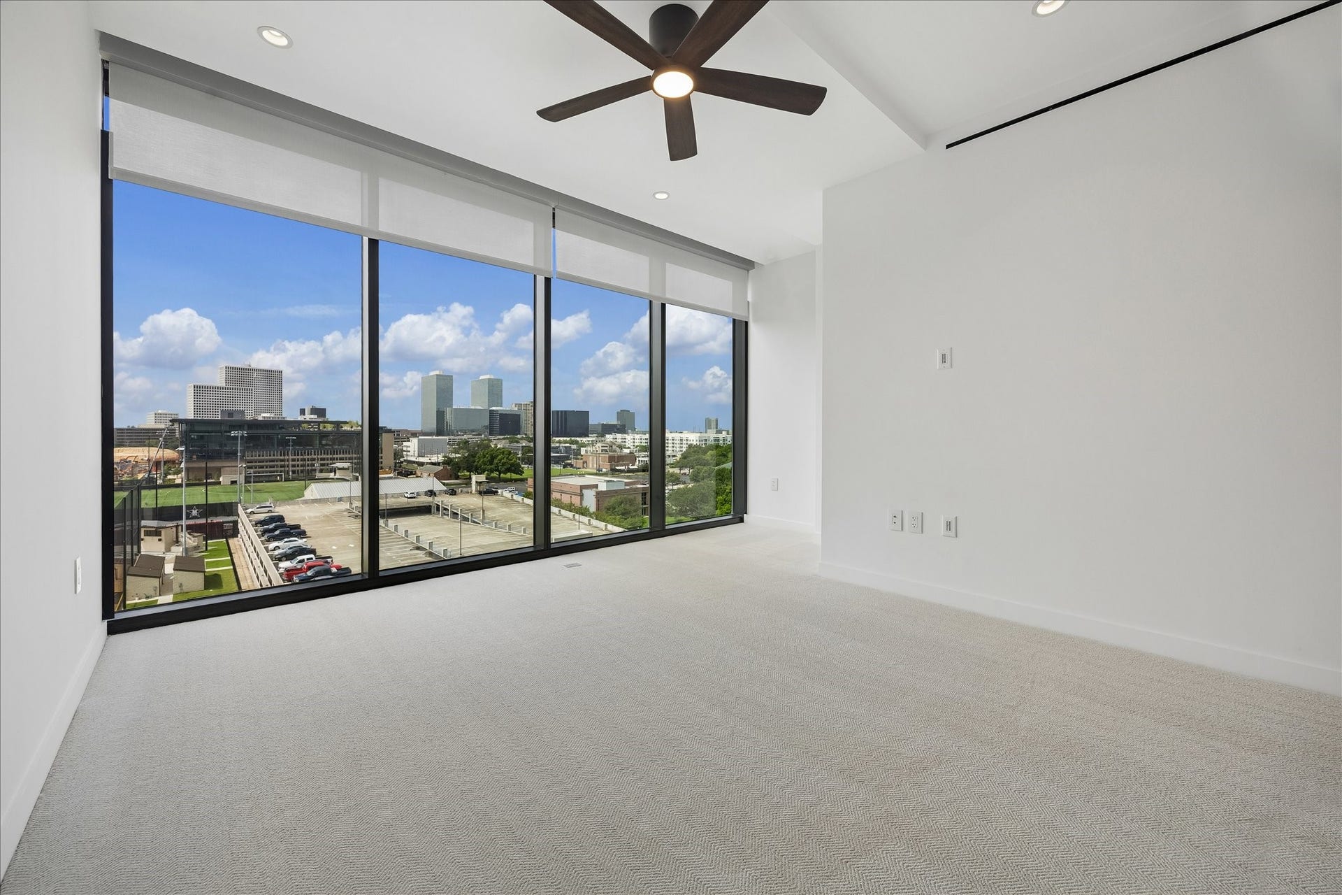 3433 Westheimer Road, #702, Houston, TX 77027 Spacious secondary bedroom with nook and on suite bath
