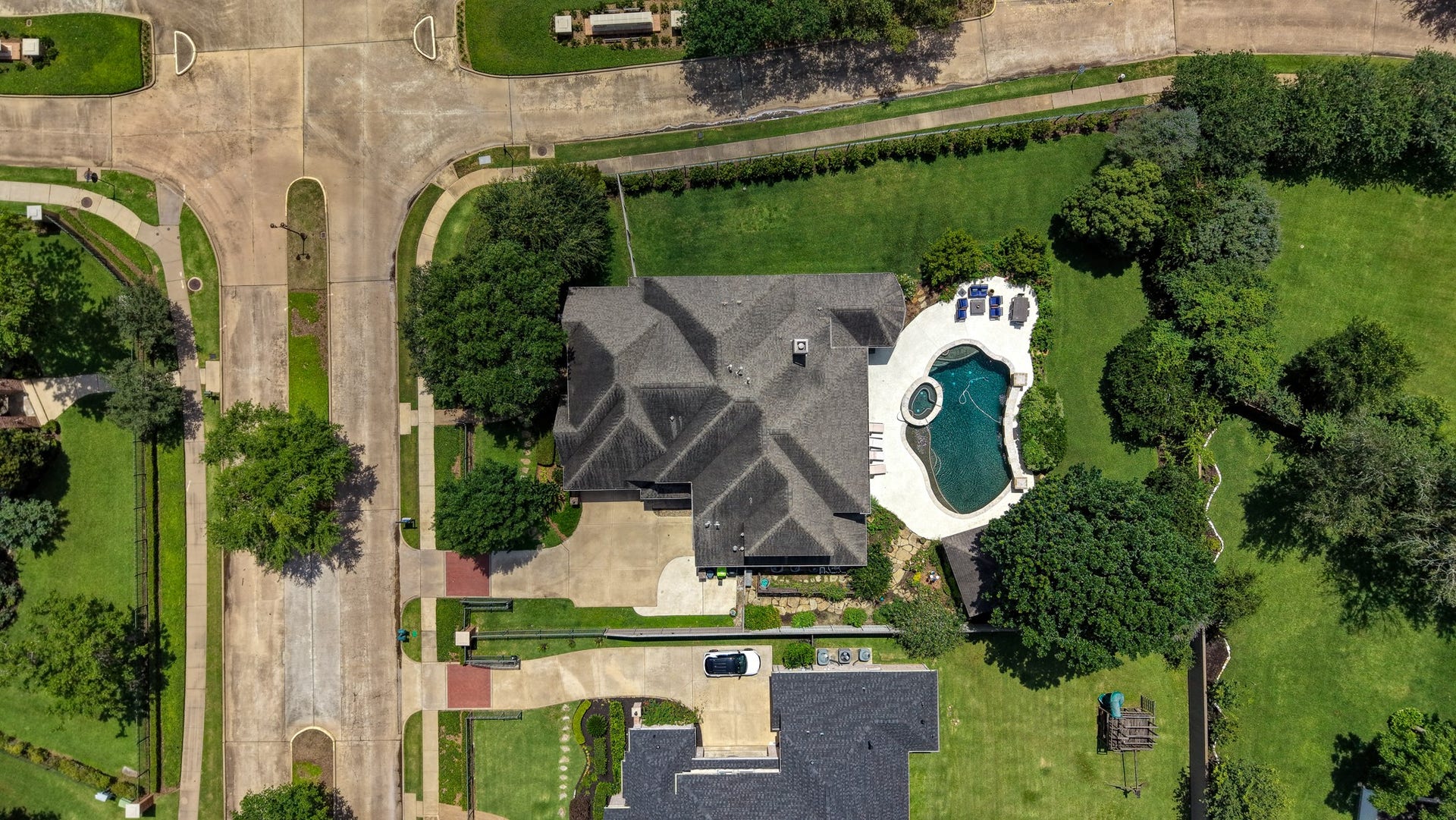 18 Waters Lake Boulevard, Missouri City, TX 77459 18 Waters Lake Boulevard, Missouri City, TX 77459