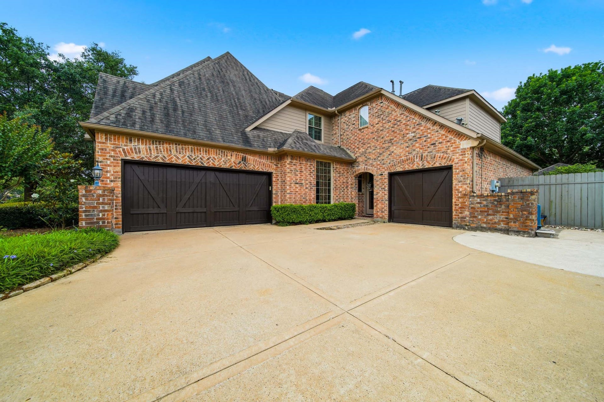 18 Waters Lake Boulevard, Missouri City, TX 77459 18 Waters Lake Boulevard, Missouri City, TX 77459