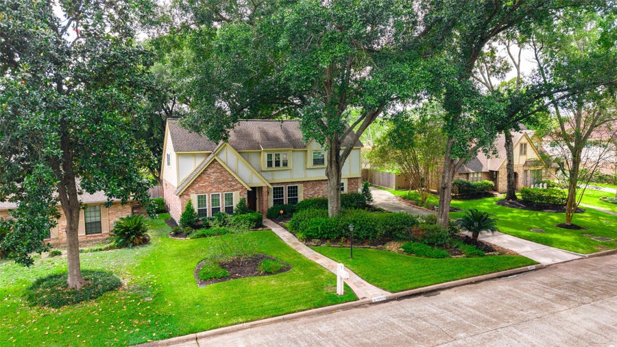 Property photo for 18019 Shadow Valley Drive, Spring, TX