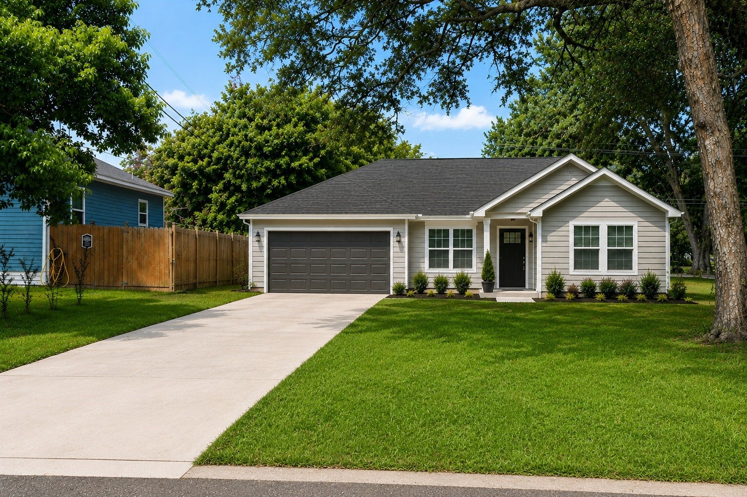 2606 N Houston Drive, La Marque, TX 77568 Conceptual Rendering of a Potential Home That Could Be Built on This Lot. Home shown is for illustrative purposes only and is not included in the sale.
