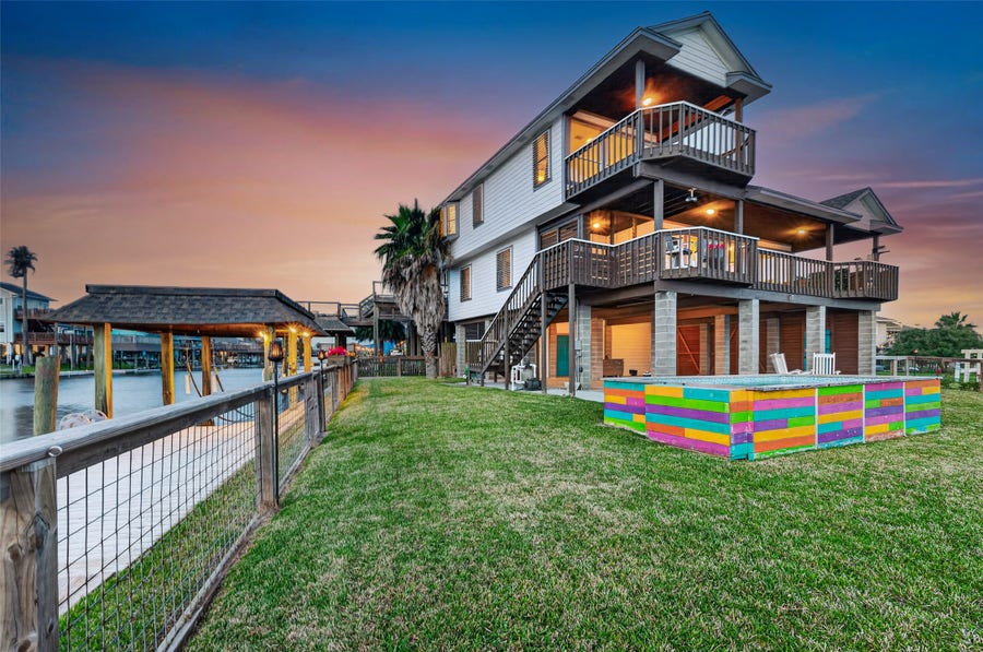 Property photo for 925 Bonita Street, Bayou Vista, TX