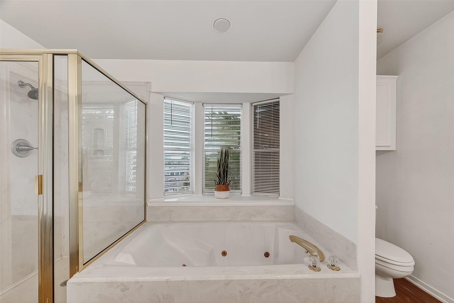925 Bonita Street, Bayou Vista, TX 77563 Relax and enjoy the view!