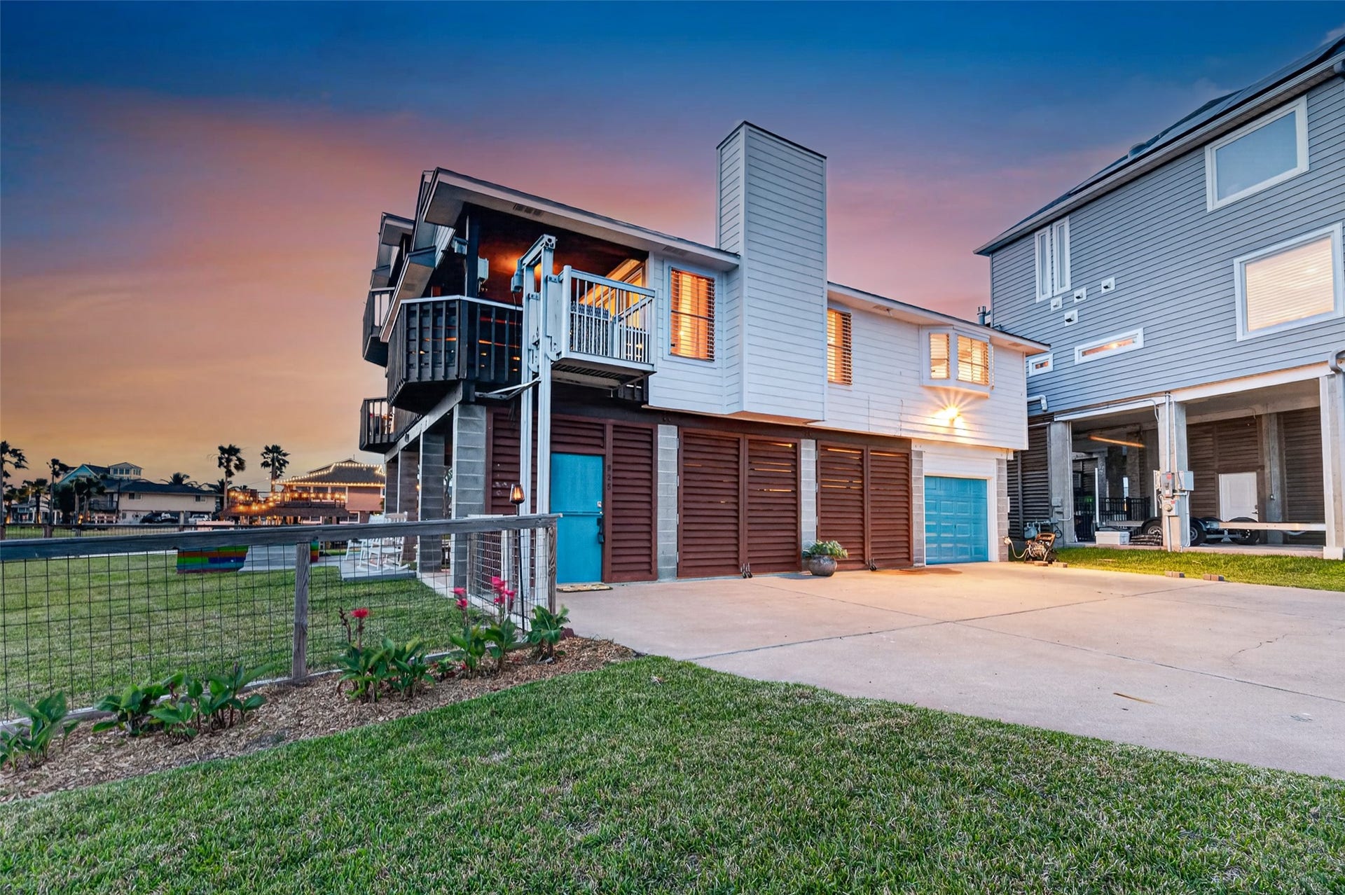 925 Bonita Street, Bayou Vista, TX 77563 Driveway space plus plenty of off street parking!