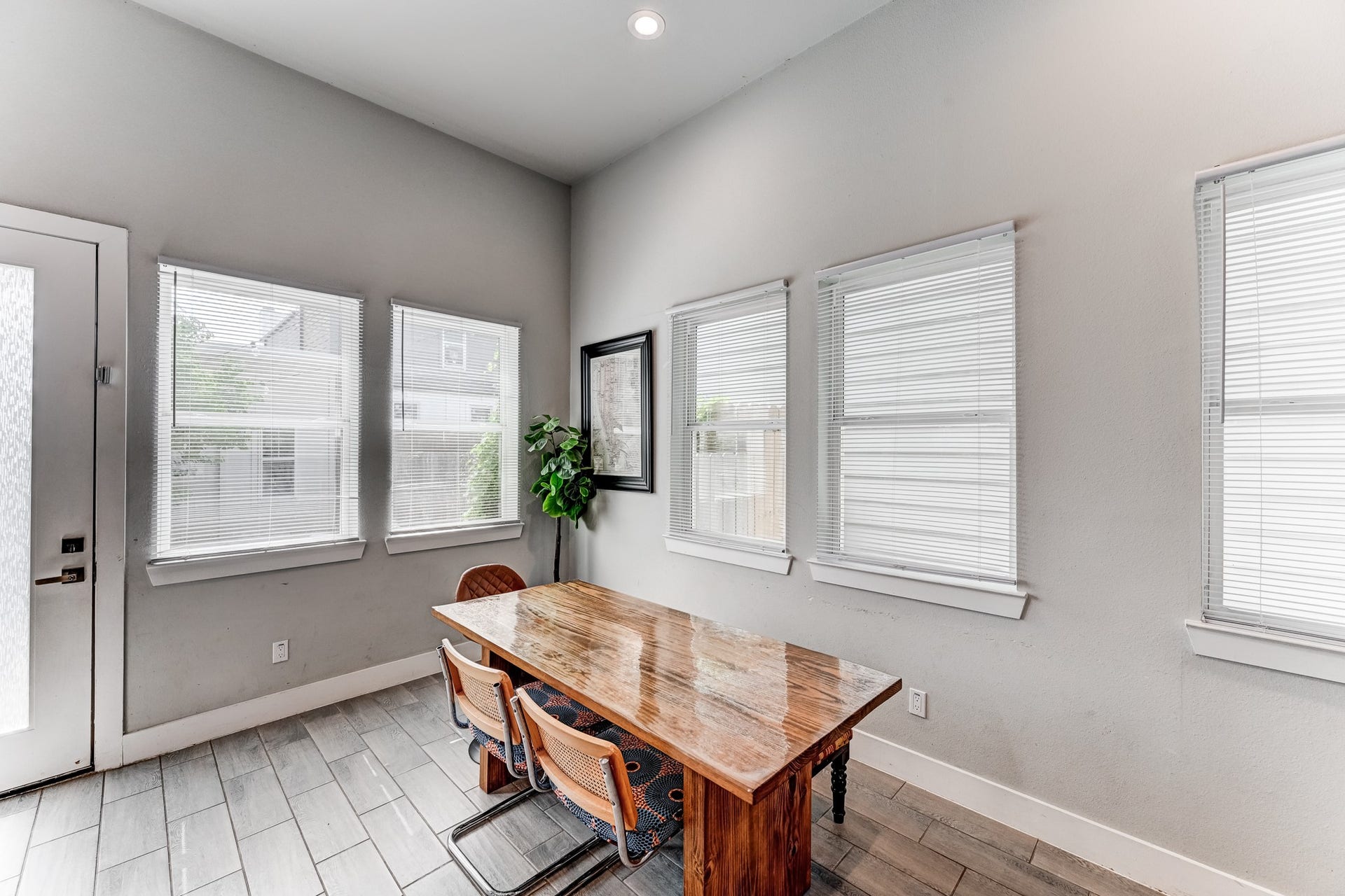 4806 Wilmington Street, Houston, TX 77033 4806 Wilmington Street, Houston, TX 77033