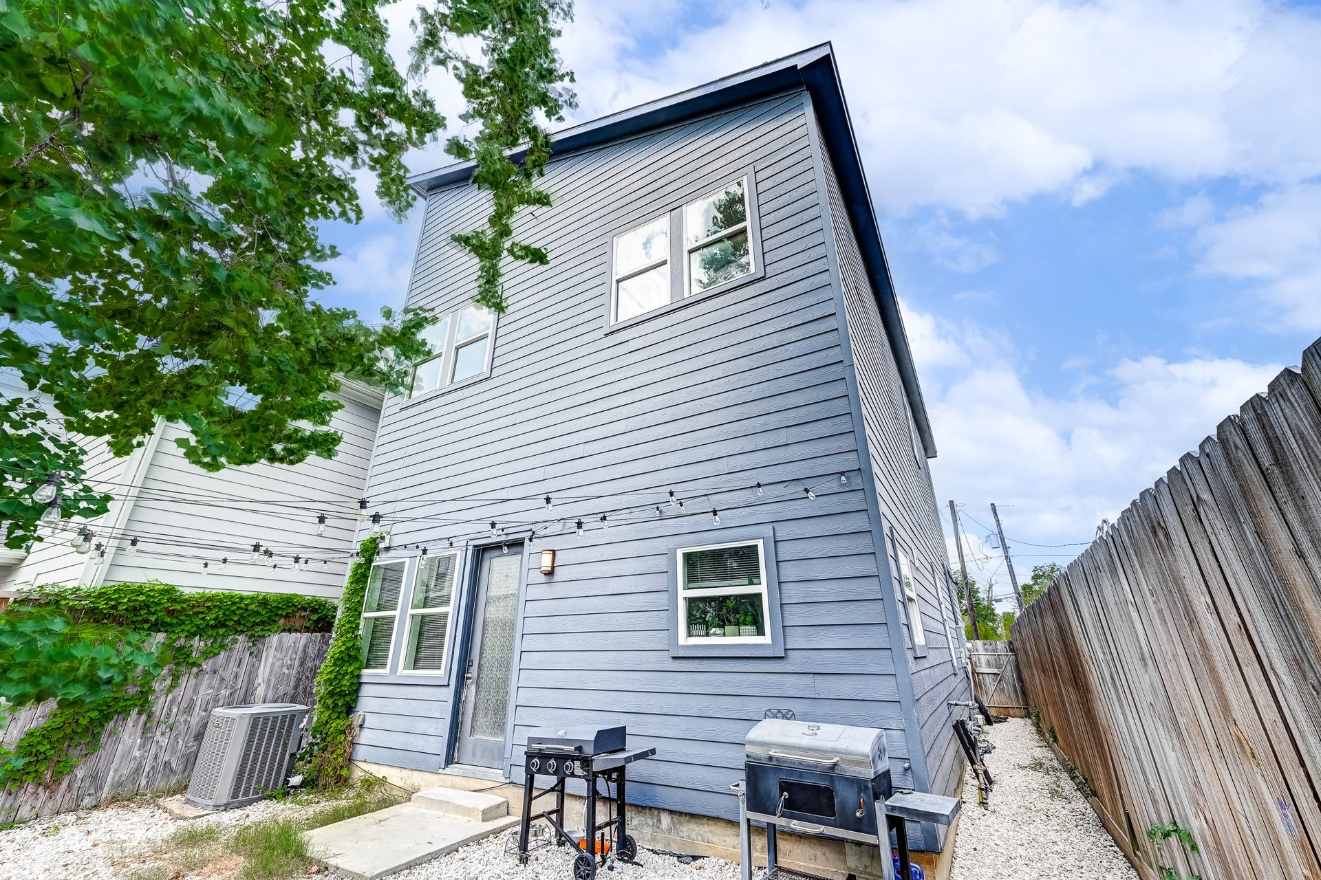 4806 Wilmington Street, Houston, TX 77033 4806 Wilmington Street, Houston, TX 77033