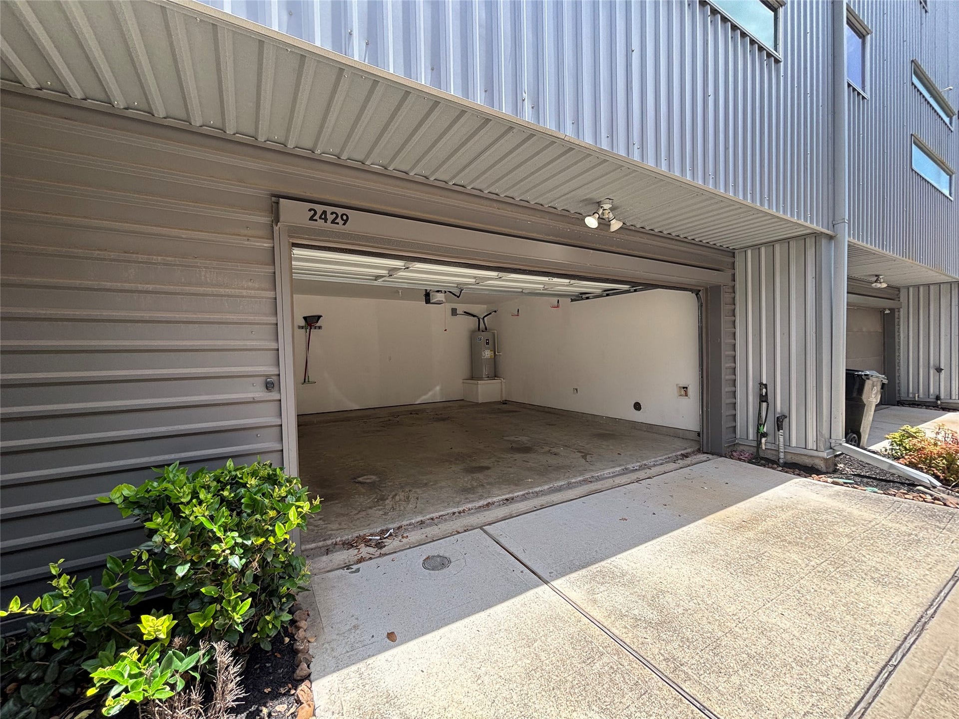 2429 Wentworth Street, Houston, TX 77004 2429 Wentworth Street, Houston, TX 77004