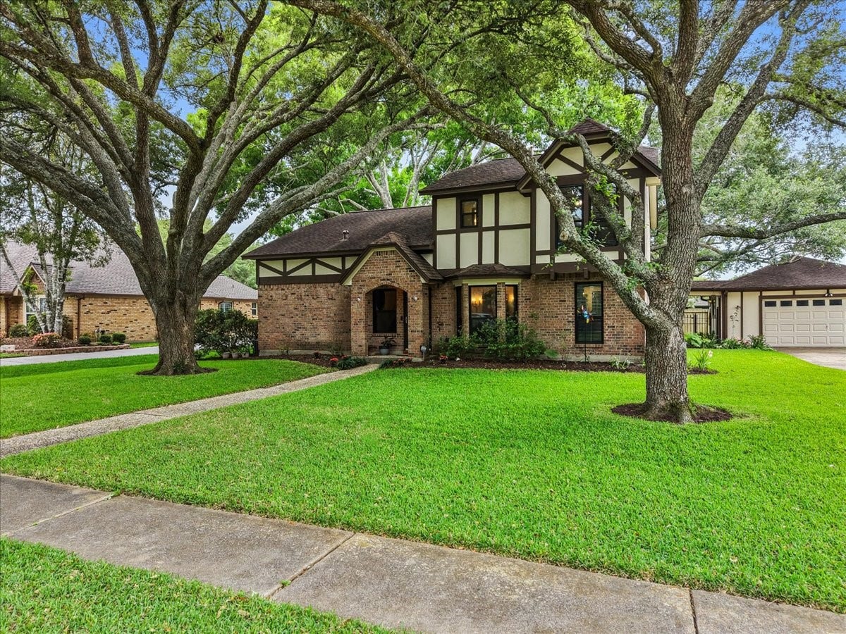 1810 Hunt Drive, Friendswood, TX 77546 1810 Hunt Dr
