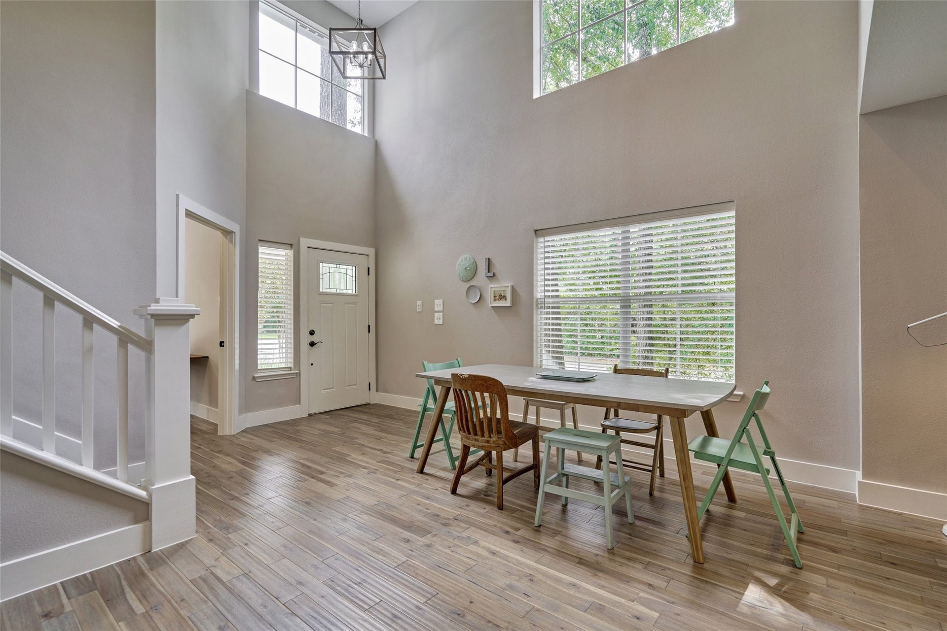 38 E Gaslight Place, The Woodlands, TX 77382 The open concept home is designed for today's living!
