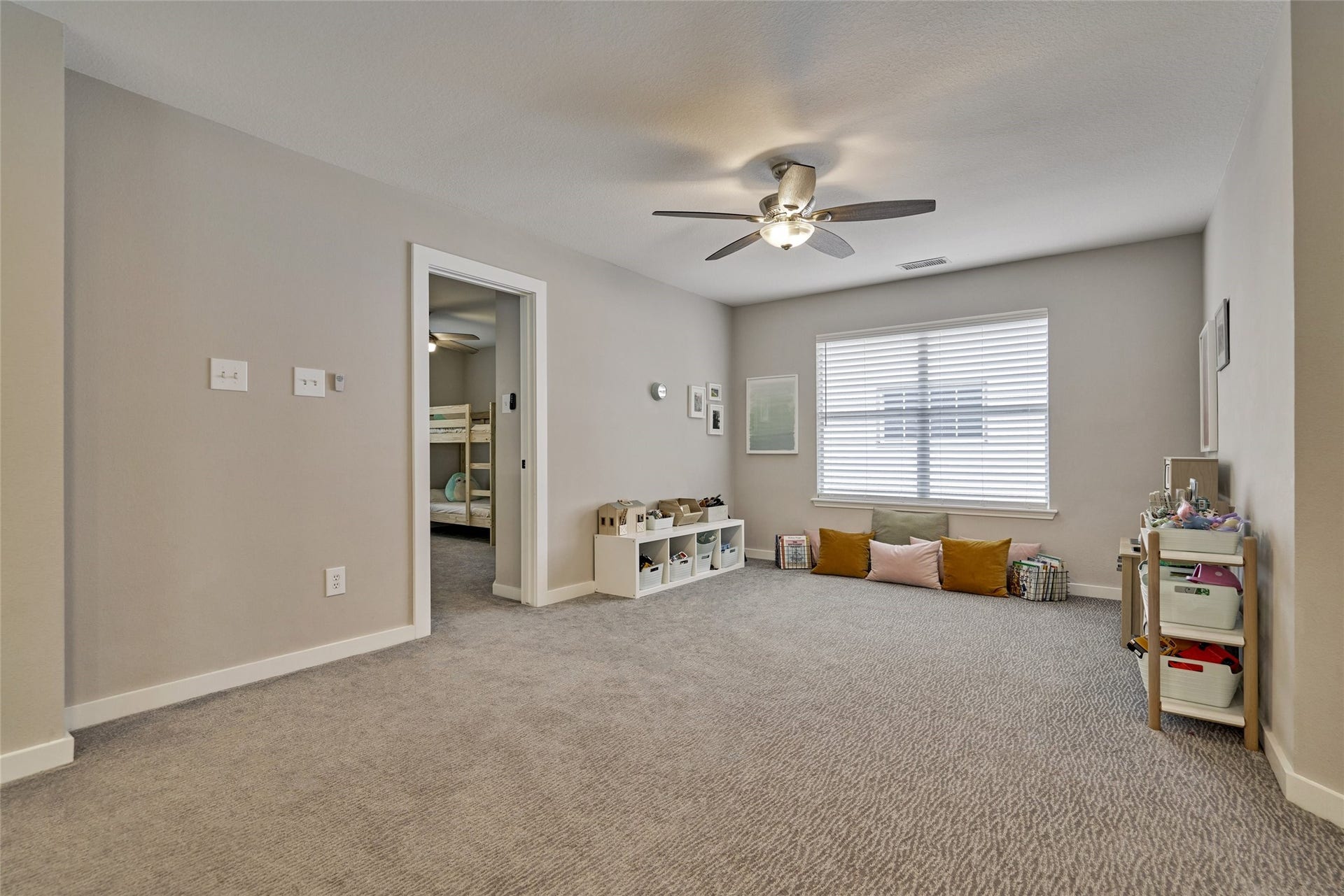 38 E Gaslight Place, The Woodlands, TX 77382 The very spacious gameroom on the second floor!