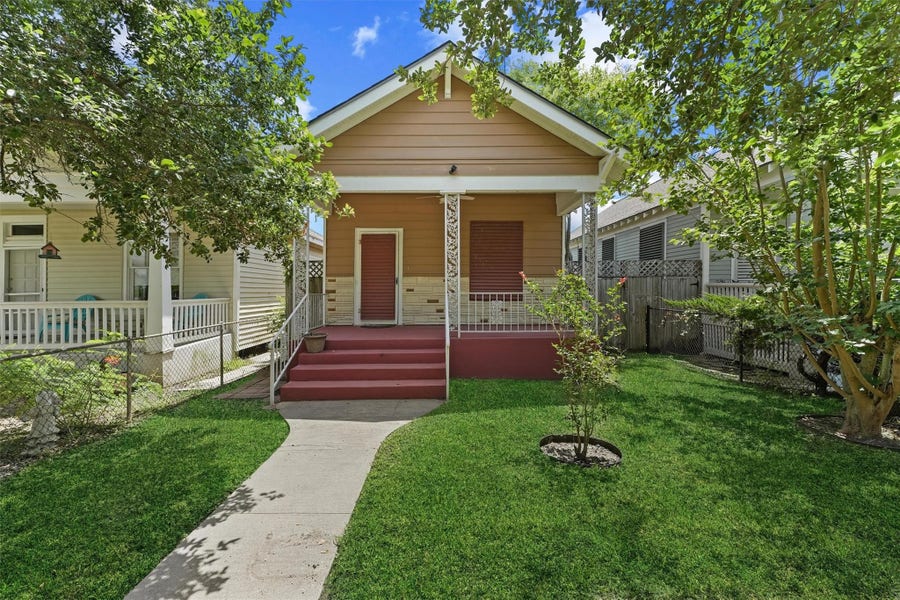 Property photo for 2212 32nd Street, Galveston, TX