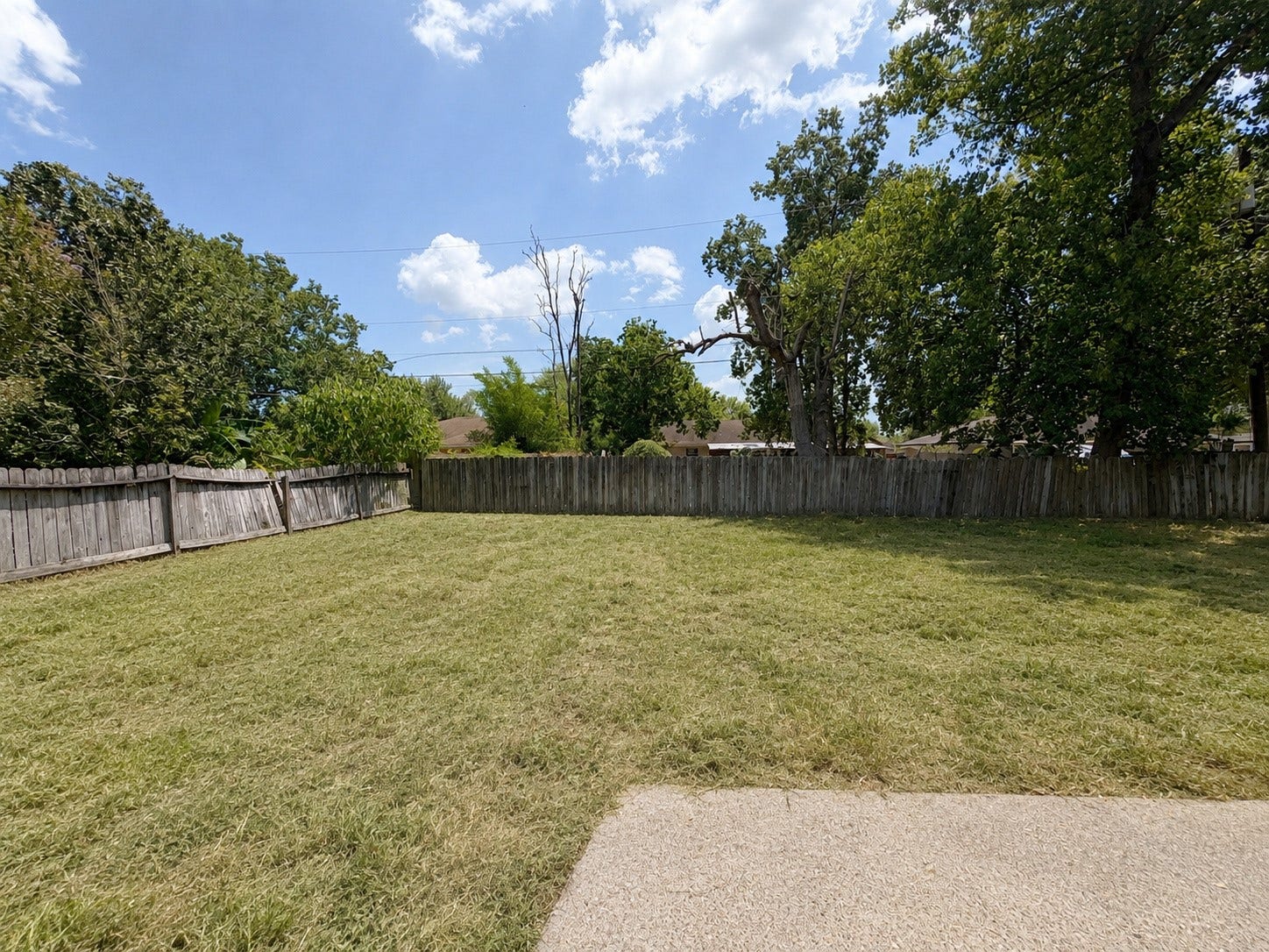 4614 27th Street, Dickinson, TX 77539 Digitally modified for illustration purposes. Lawn shown as maintained