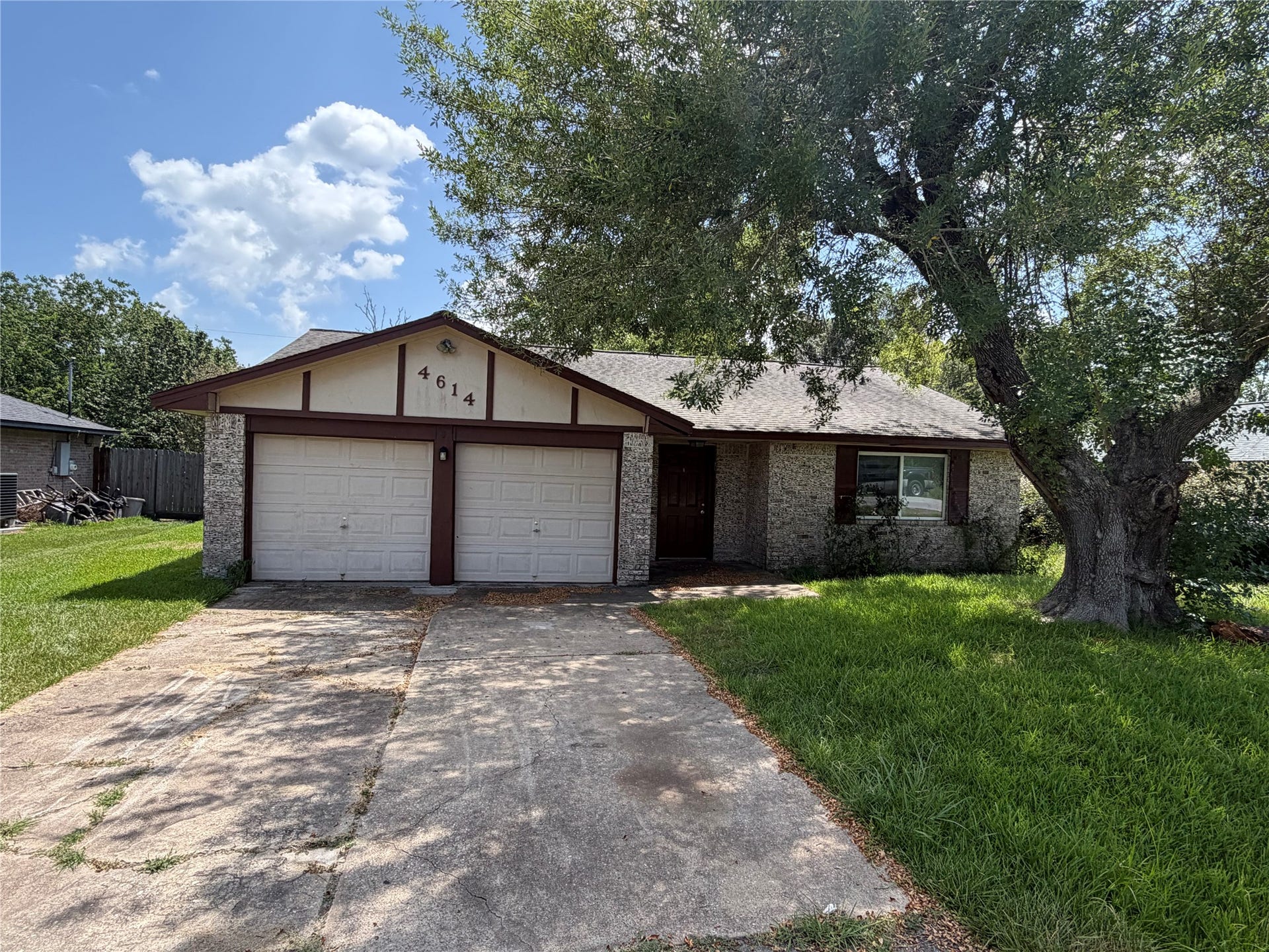 4614 27th Street, Dickinson, TX 77539 4614 27th Street, Dickinson, TX 77539