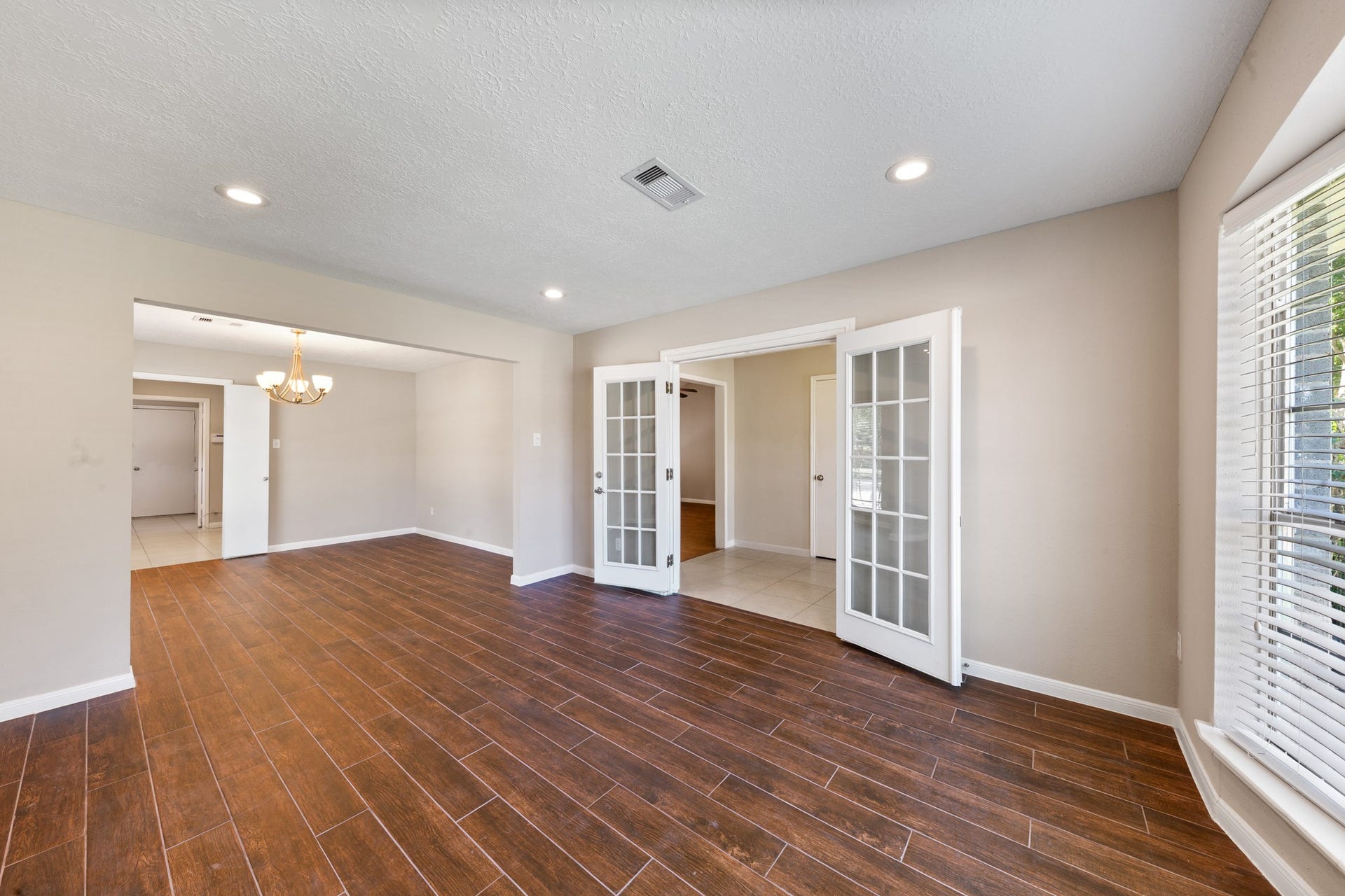 3042 Pecan Point Drive, Sugar Land, TX 77478 3042 Pecan Point Drive, Sugar Land, TX 77478