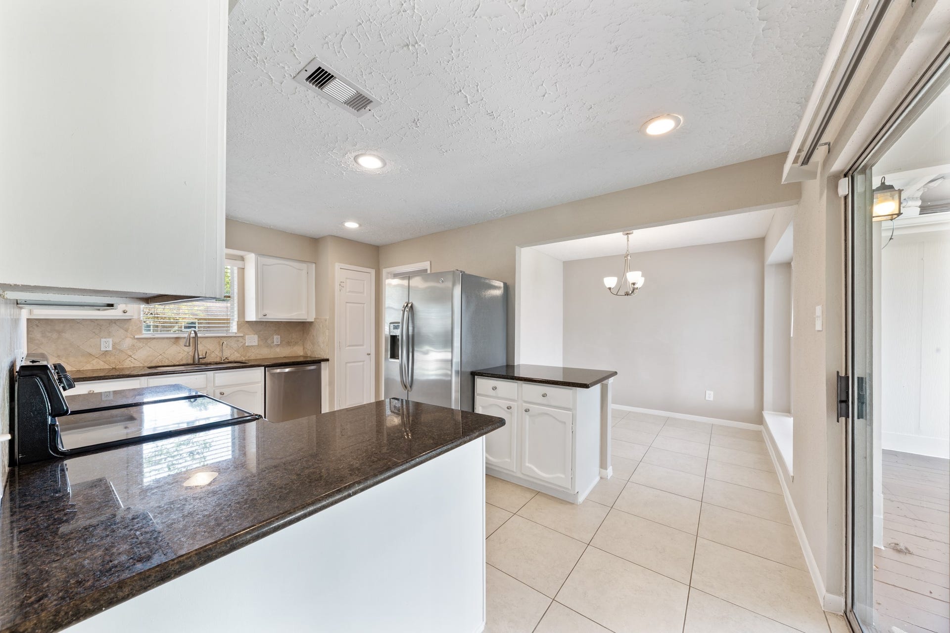 3042 Pecan Point Drive, Sugar Land, TX 77478 3042 Pecan Point Drive, Sugar Land, TX 77478