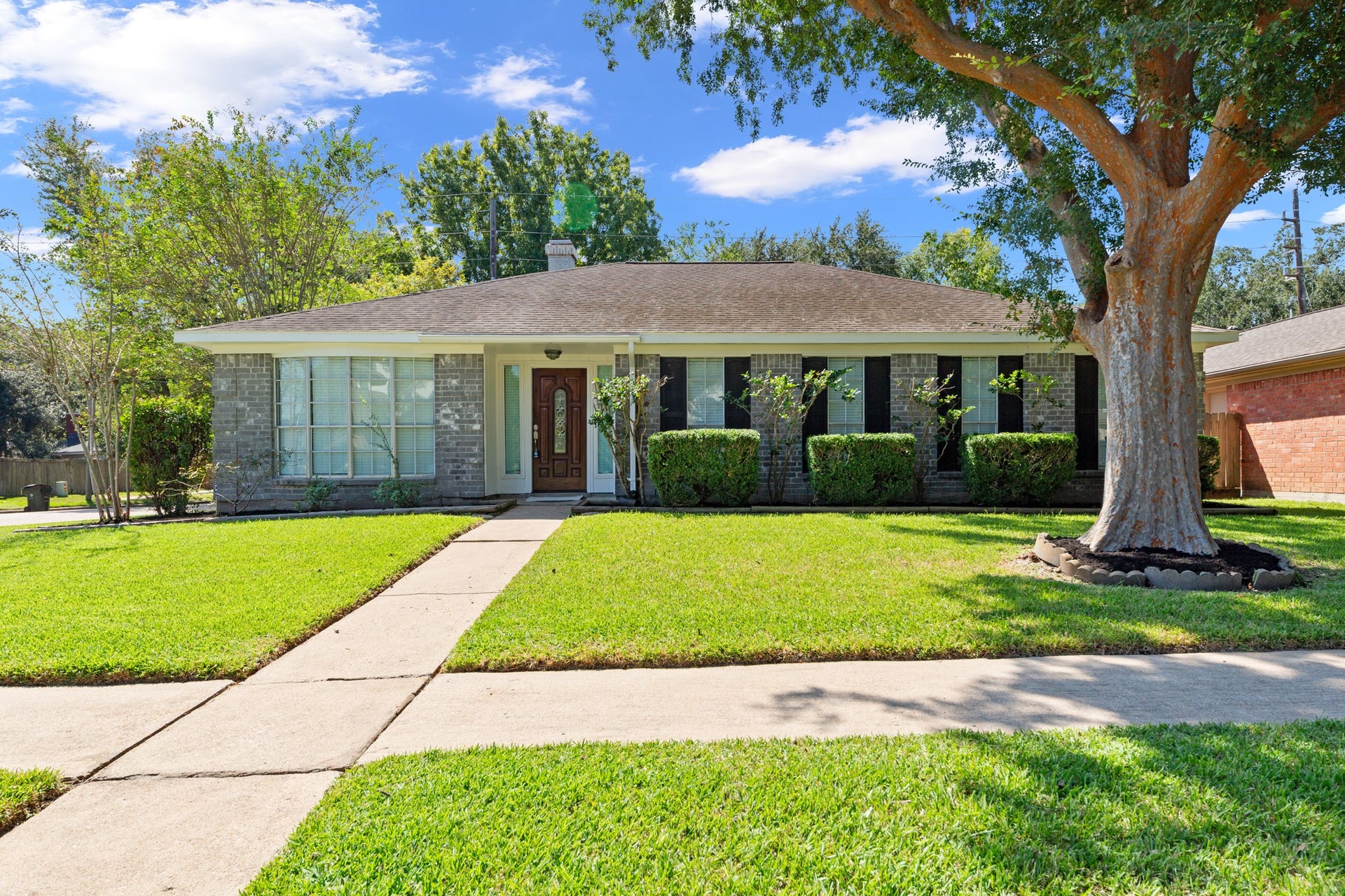 3042 Pecan Point Drive, Sugar Land, TX 77478 3042 Pecan Point Drive, Sugar Land, TX 77478
