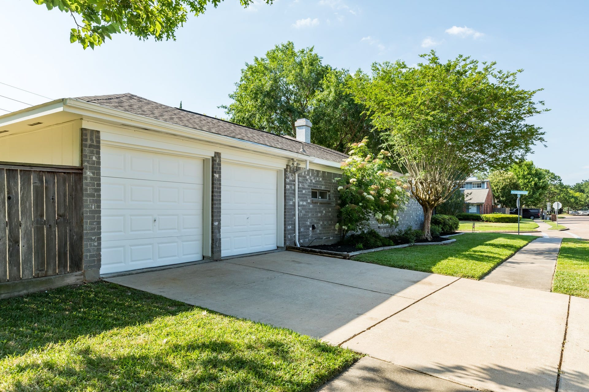 3042 Pecan Point Drive, Sugar Land, TX 77478 3042 Pecan Point Drive, Sugar Land, TX 77478