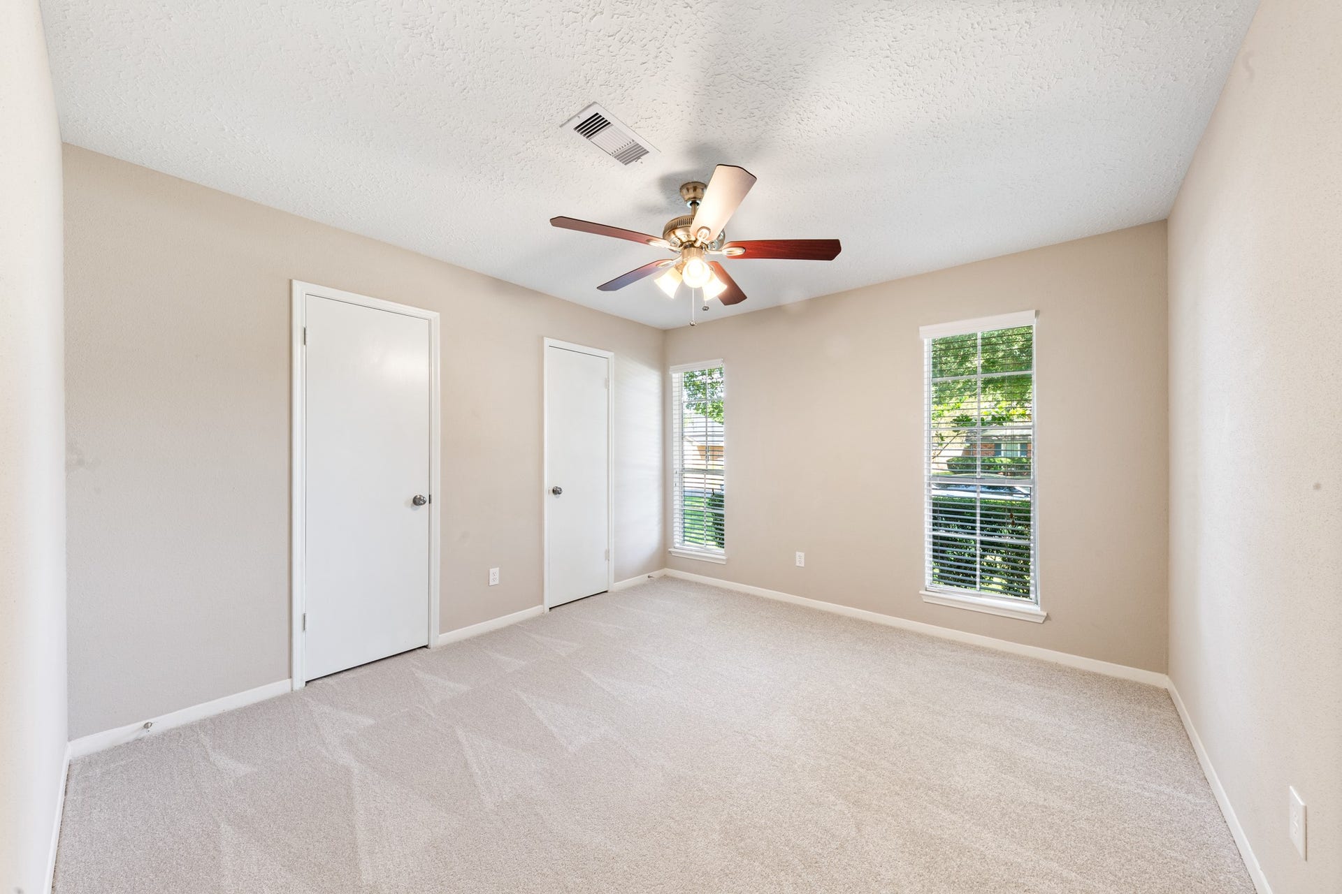 3042 Pecan Point Drive, Sugar Land, TX 77478 3042 Pecan Point Drive, Sugar Land, TX 77478