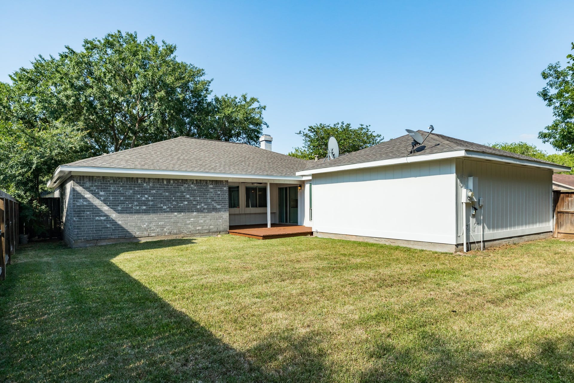 3042 Pecan Point Drive, Sugar Land, TX 77478 3042 Pecan Point Drive, Sugar Land, TX 77478