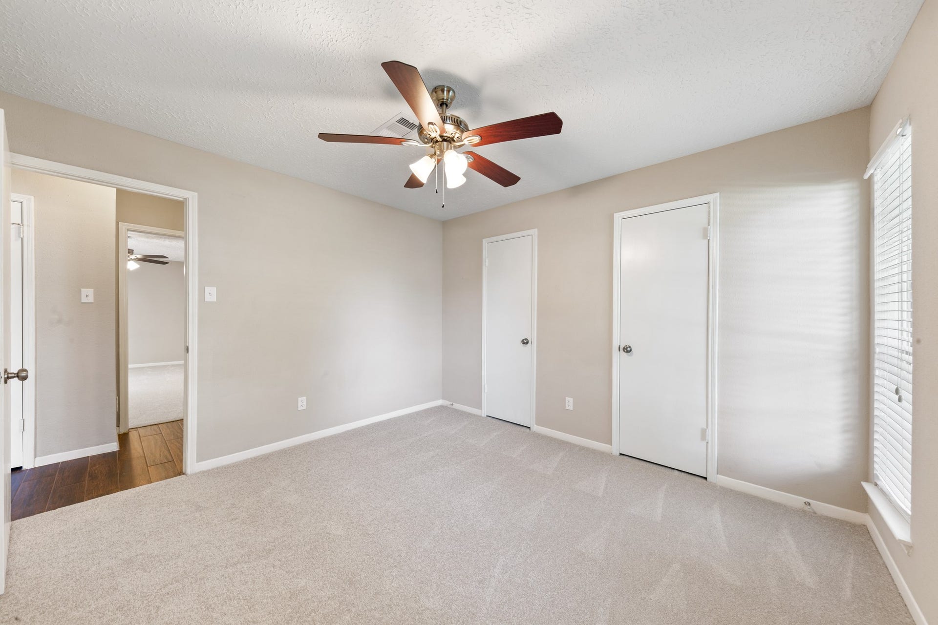 3042 Pecan Point Drive, Sugar Land, TX 77478 3042 Pecan Point Drive, Sugar Land, TX 77478