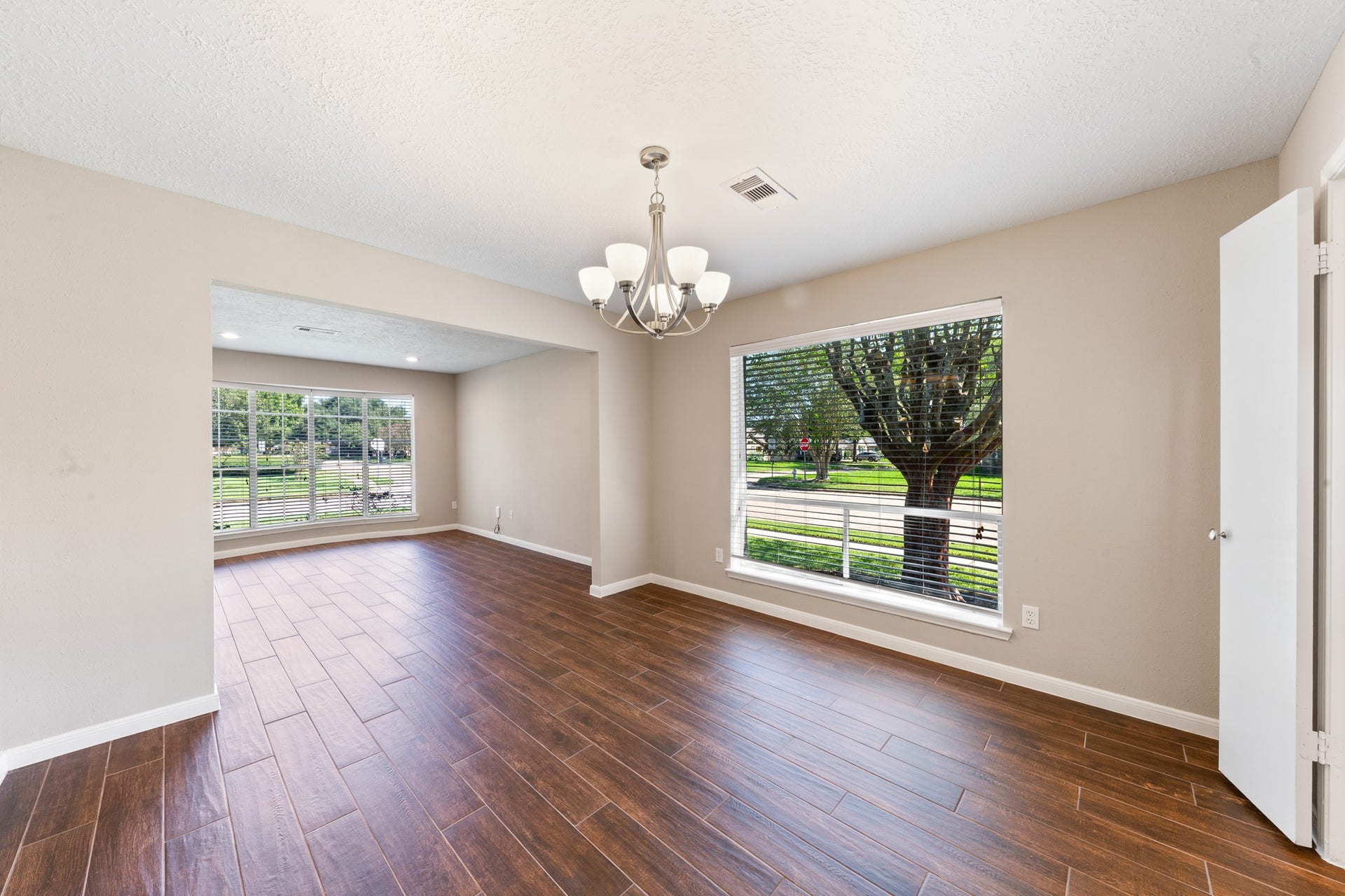 3042 Pecan Point Drive, Sugar Land, TX 77478 3042 Pecan Point Drive, Sugar Land, TX 77478