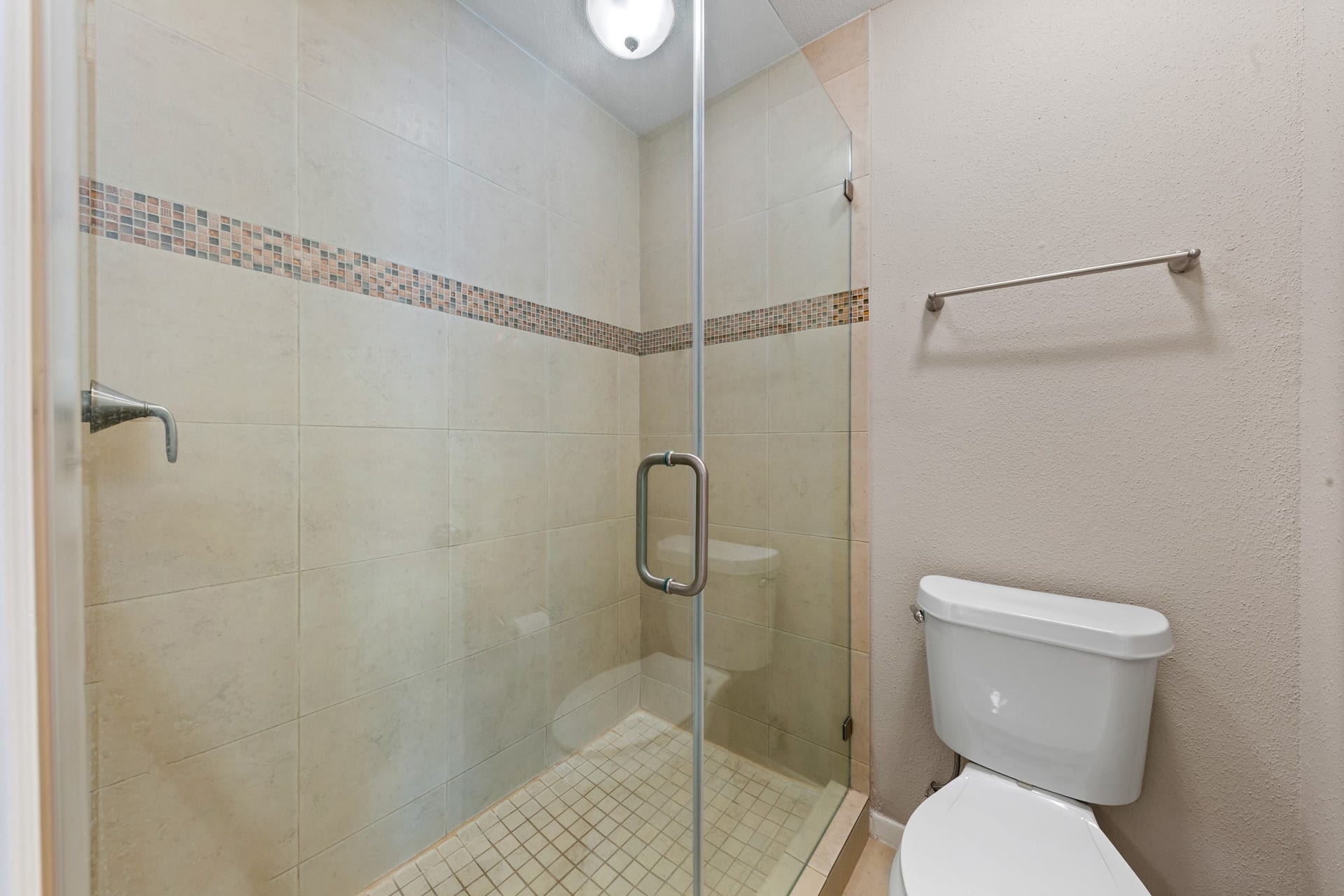 3042 Pecan Point Drive, Sugar Land, TX 77478 3042 Pecan Point Drive, Sugar Land, TX 77478