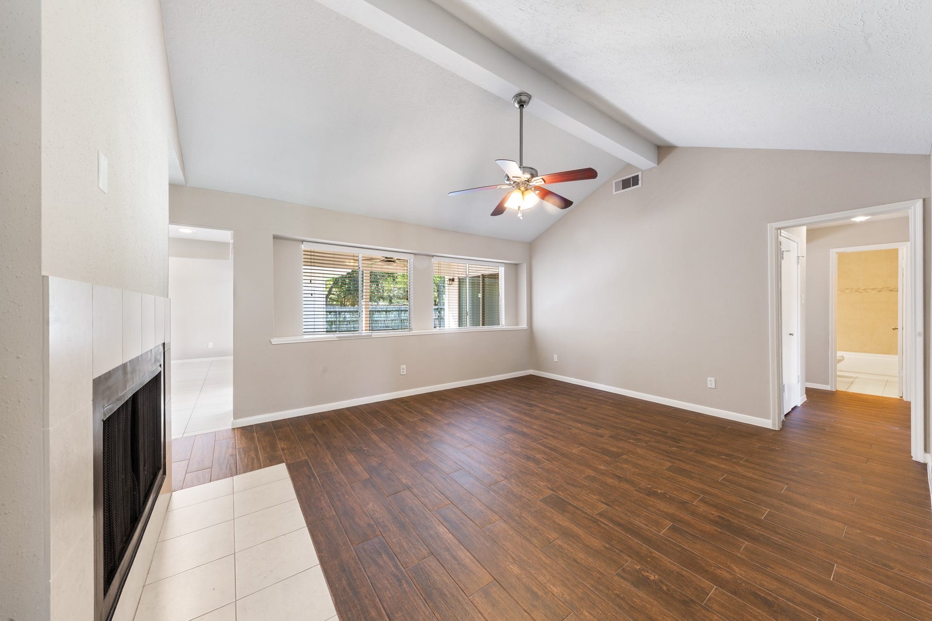 3042 Pecan Point Drive, Sugar Land, TX 77478 3042 Pecan Point Drive, Sugar Land, TX 77478