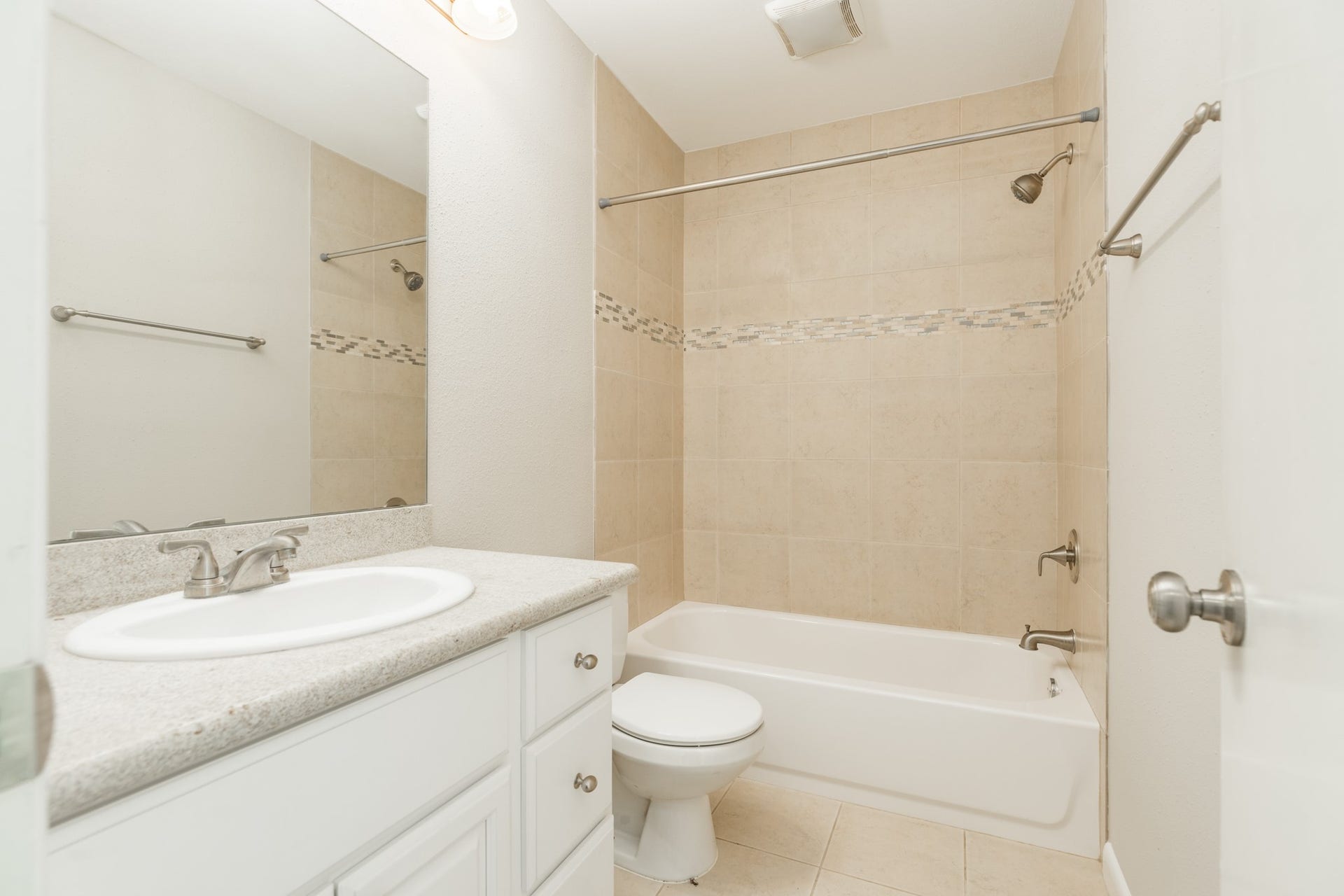 3042 Pecan Point Drive, Sugar Land, TX 77478 3042 Pecan Point Drive, Sugar Land, TX 77478