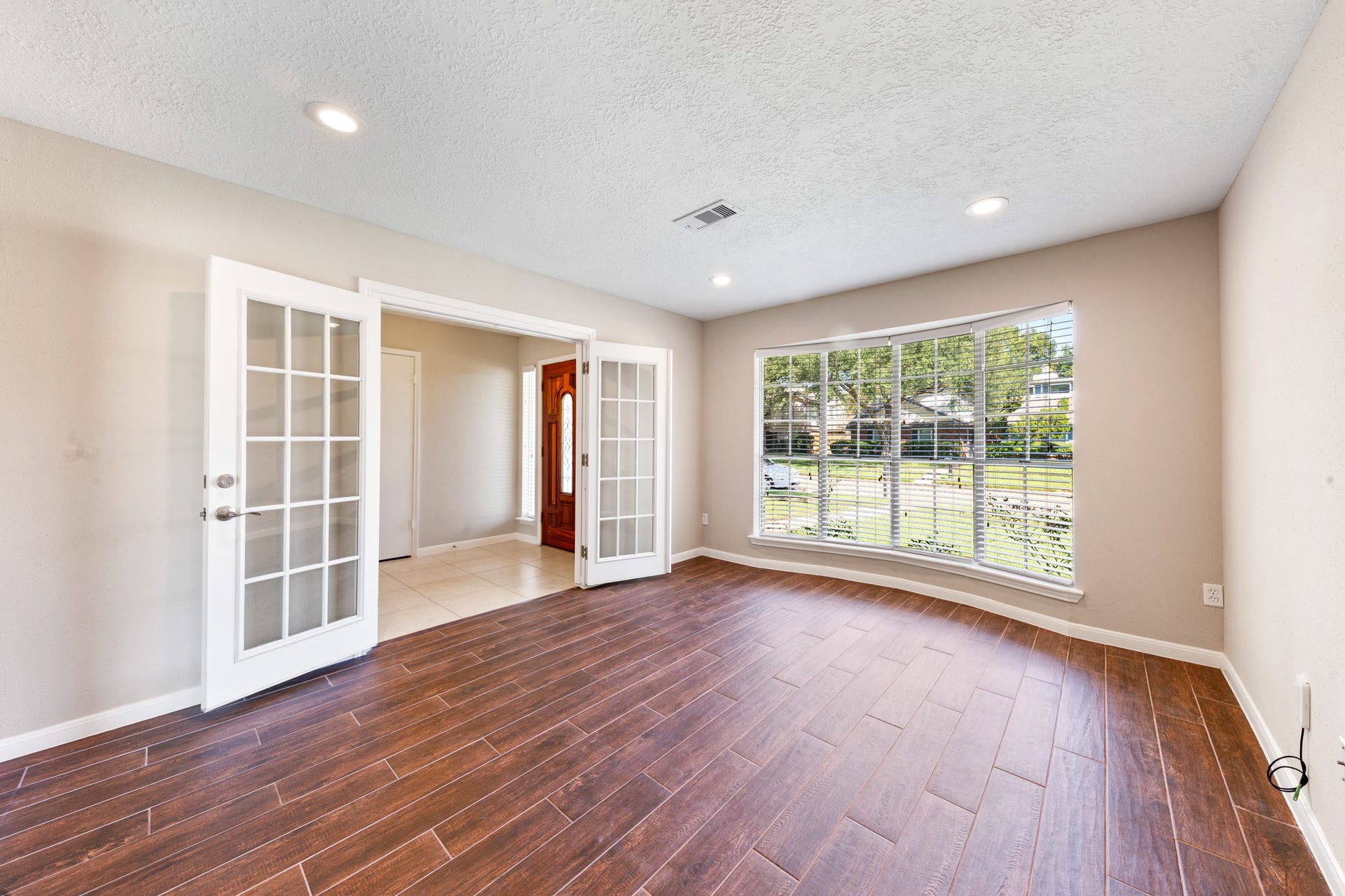 3042 Pecan Point Drive, Sugar Land, TX 77478 3042 Pecan Point Drive, Sugar Land, TX 77478