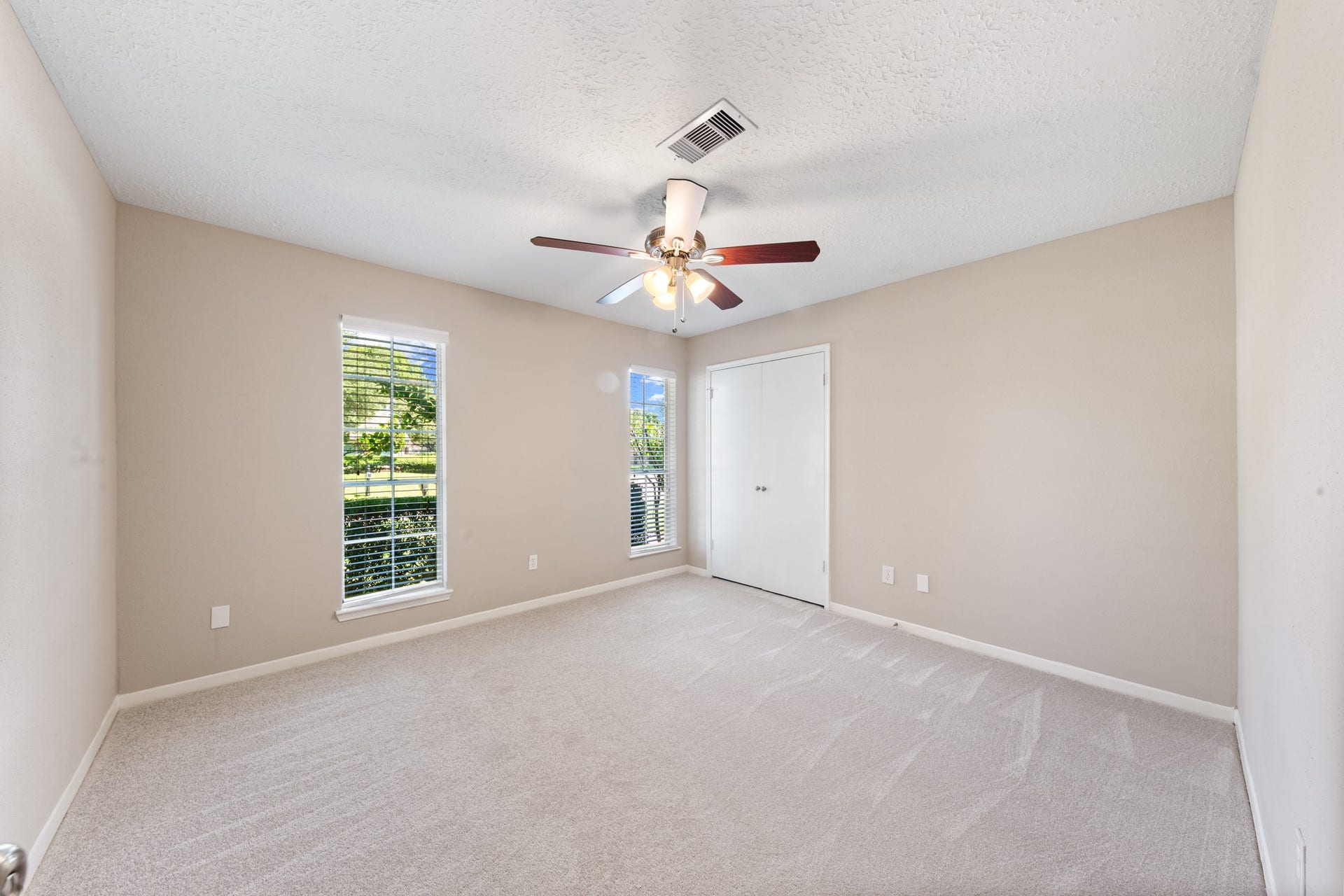 3042 Pecan Point Drive, Sugar Land, TX 77478 3042 Pecan Point Drive, Sugar Land, TX 77478