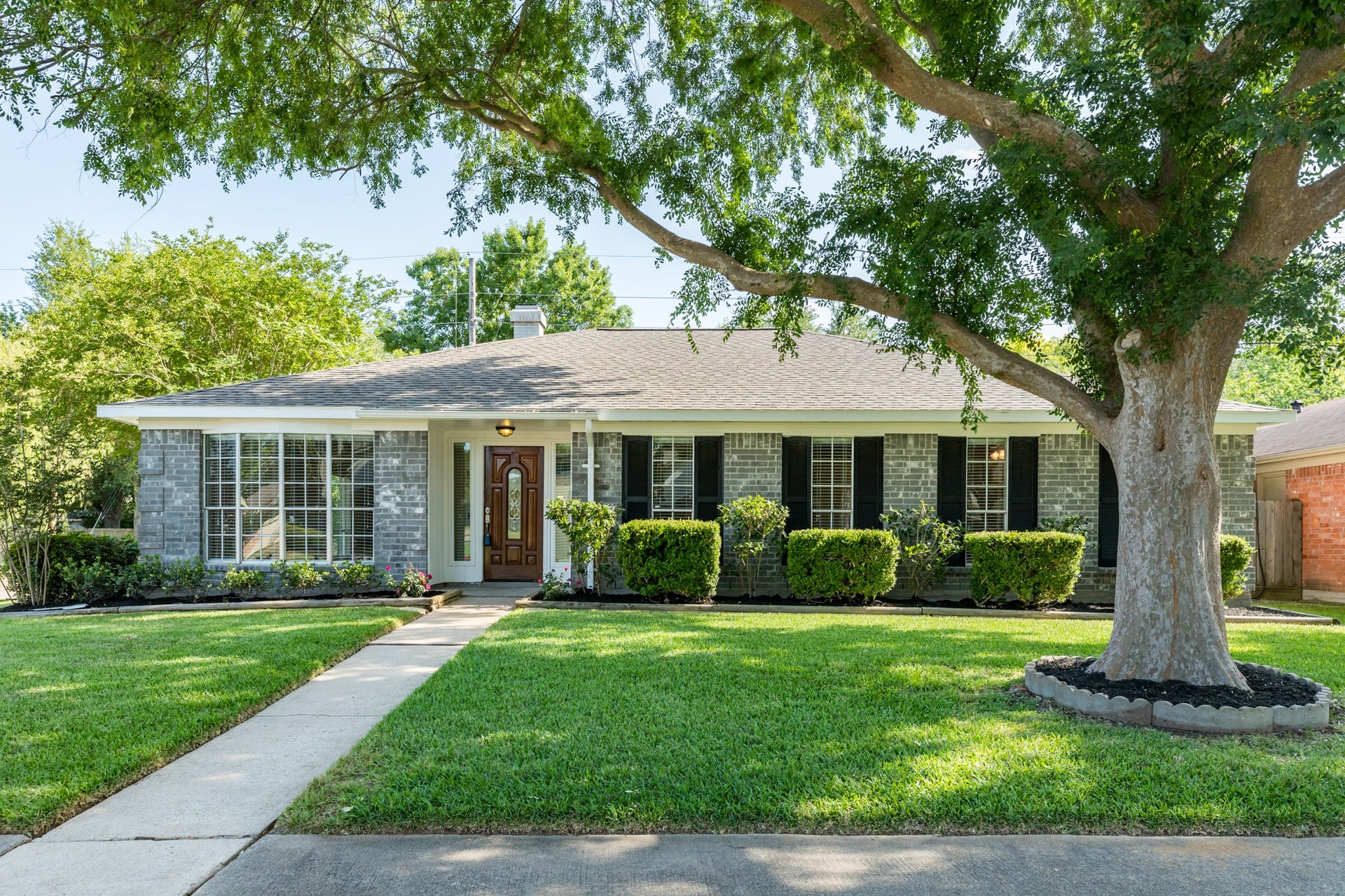 3042 Pecan Point Drive, Sugar Land, TX 77478 3042 Pecan Point Drive, Sugar Land, TX 77478