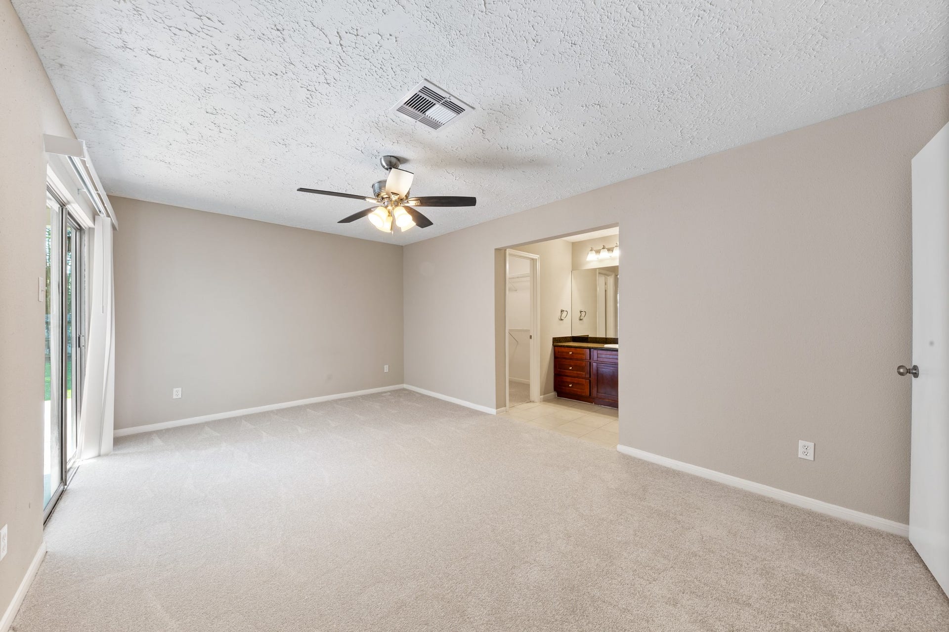 3042 Pecan Point Drive, Sugar Land, TX 77478 3042 Pecan Point Drive, Sugar Land, TX 77478