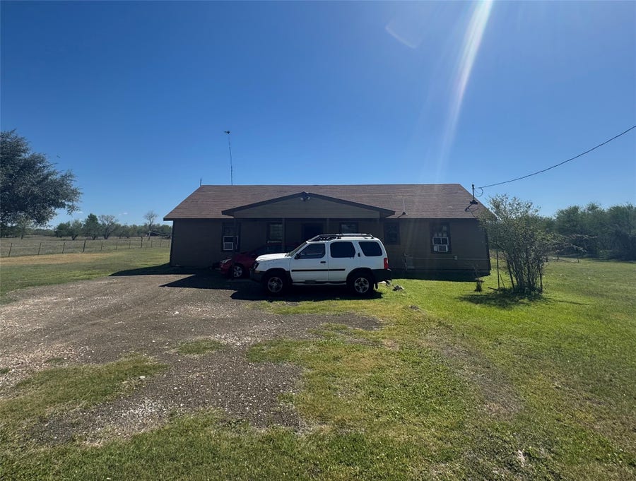 Property photo for 1904 Dodge Lane, Wallis, TX