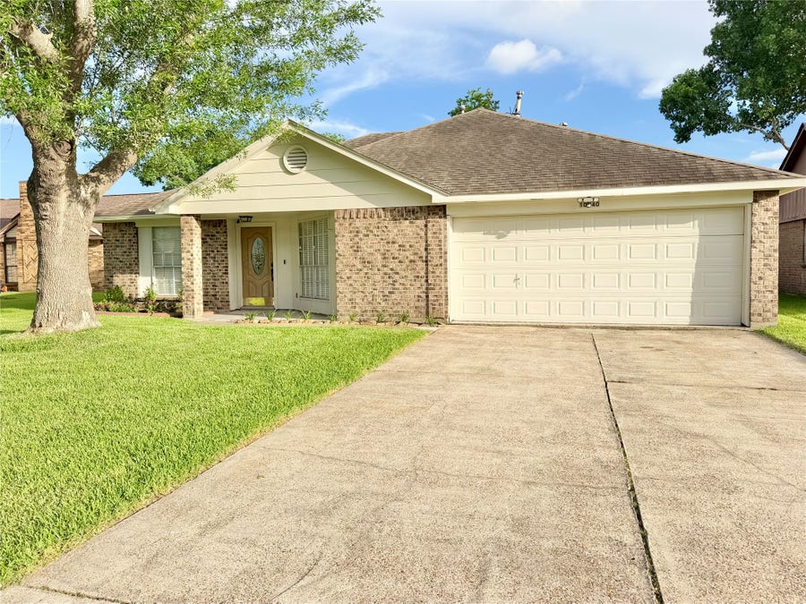 Property photo for 10940 Collingswood Drive, La Porte, TX