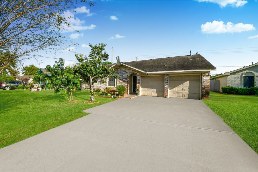 Property photo for 12026 Sela Ln, Houston, TX