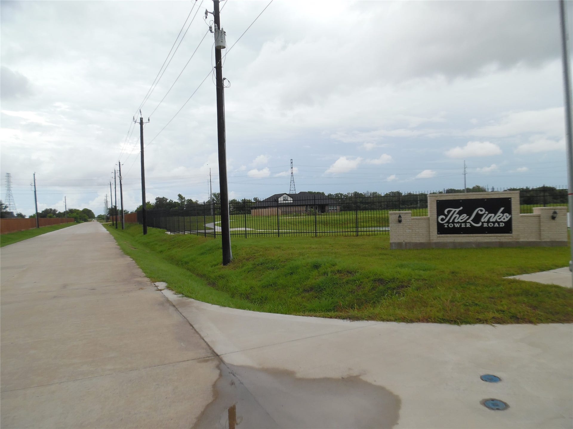 15502 Cypress Point Lane, Santa Fe, TX 77517 Secluded Dead End Street.